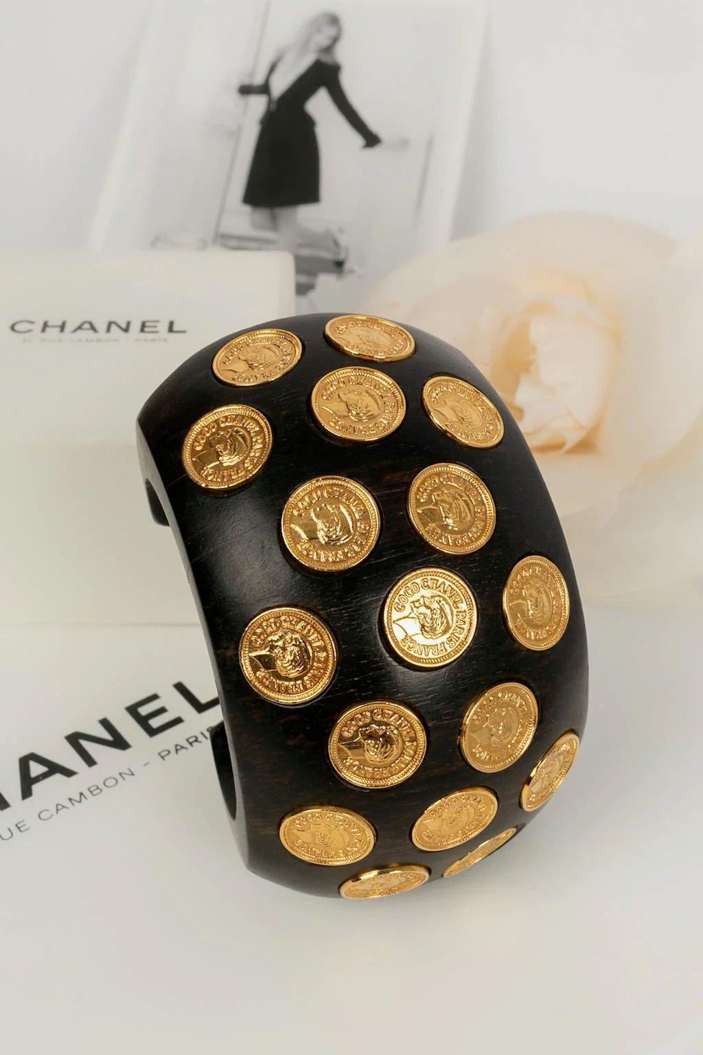 Chanel Gold Metal Bracelet, Circa 1990 For Sale 5