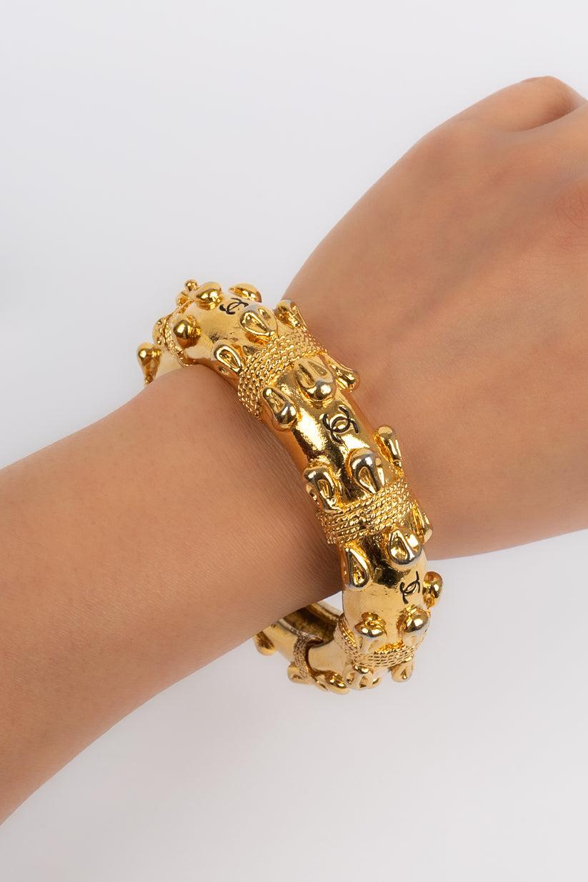 Chanel Gold Metal Bracelet 2