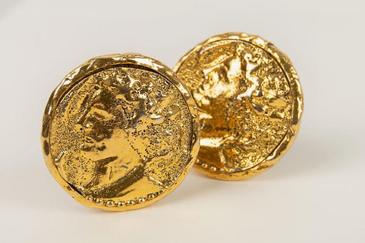 Artist Chanel Gold Metal Clip Earrings For Sale