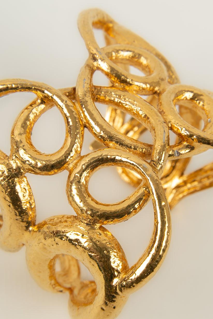 Women's Chanel Gold Metal Cuff Bracelet For Sale
