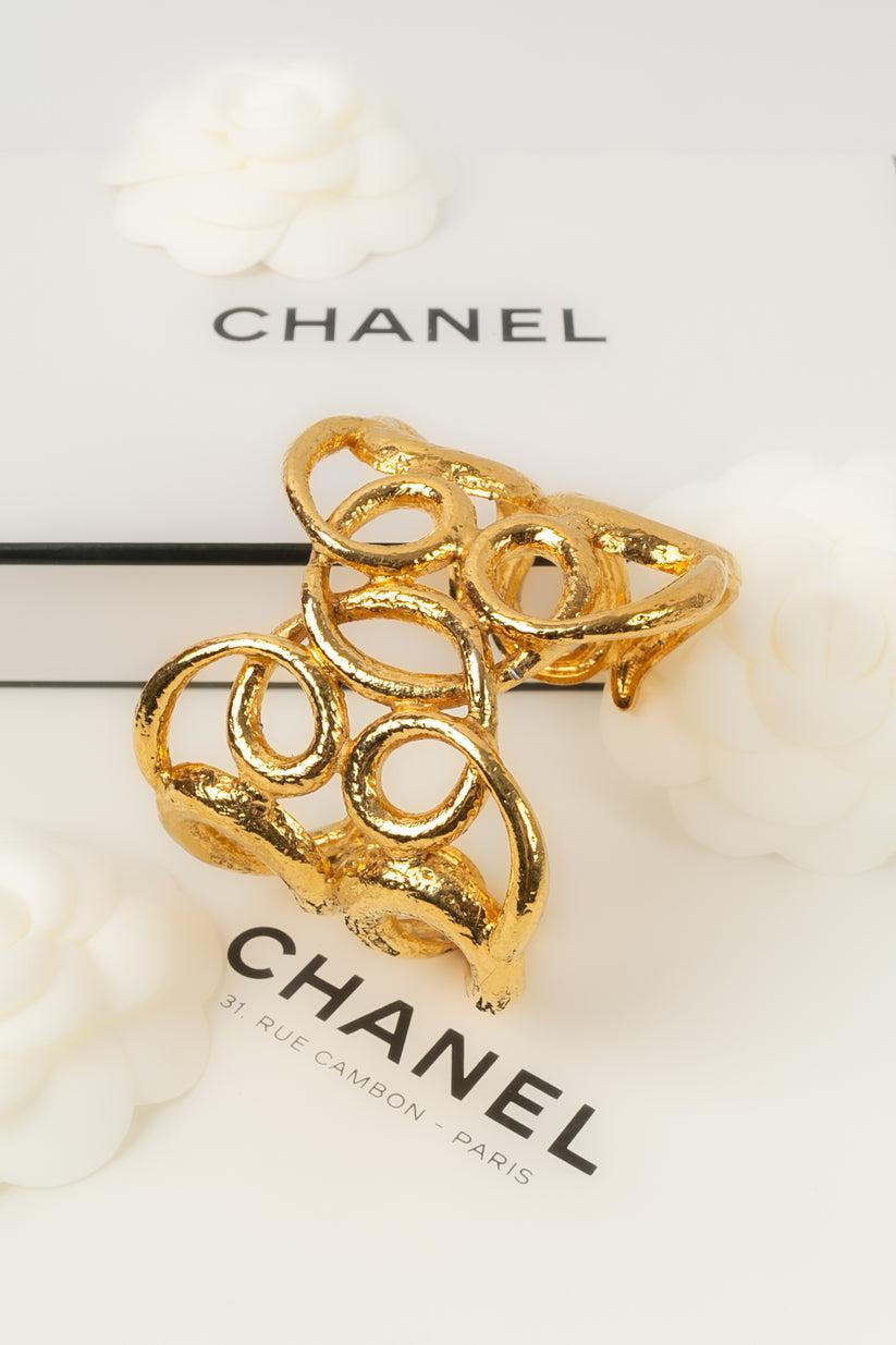 Chanel Gold Metal Cuff Bracelet For Sale 3