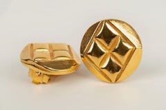 Chanel Gold Metal Earrings