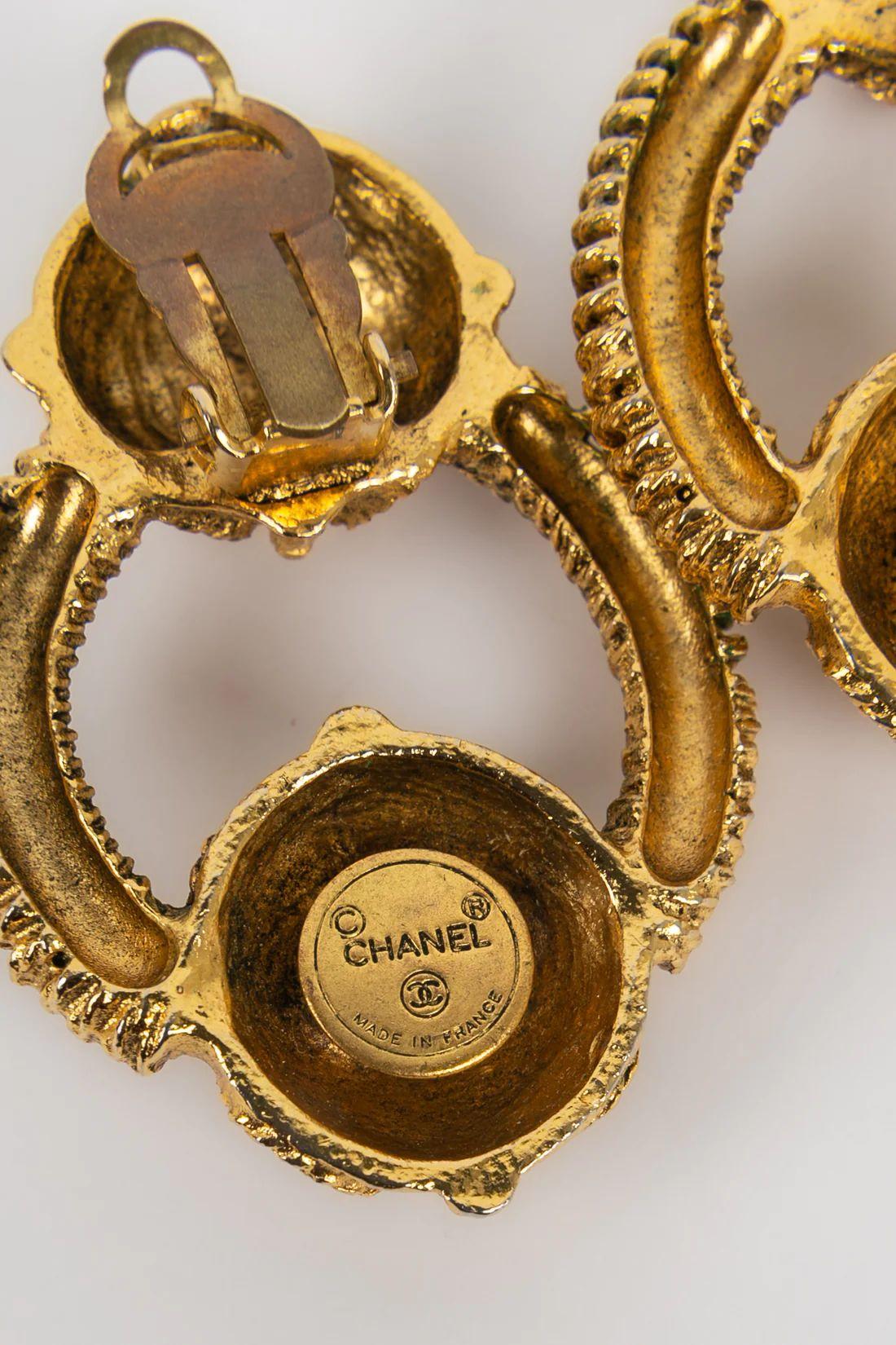 Gold Metall-Ohrringe von Chanel im Zustand „Gut“ im Angebot in SAINT-OUEN-SUR-SEINE, FR