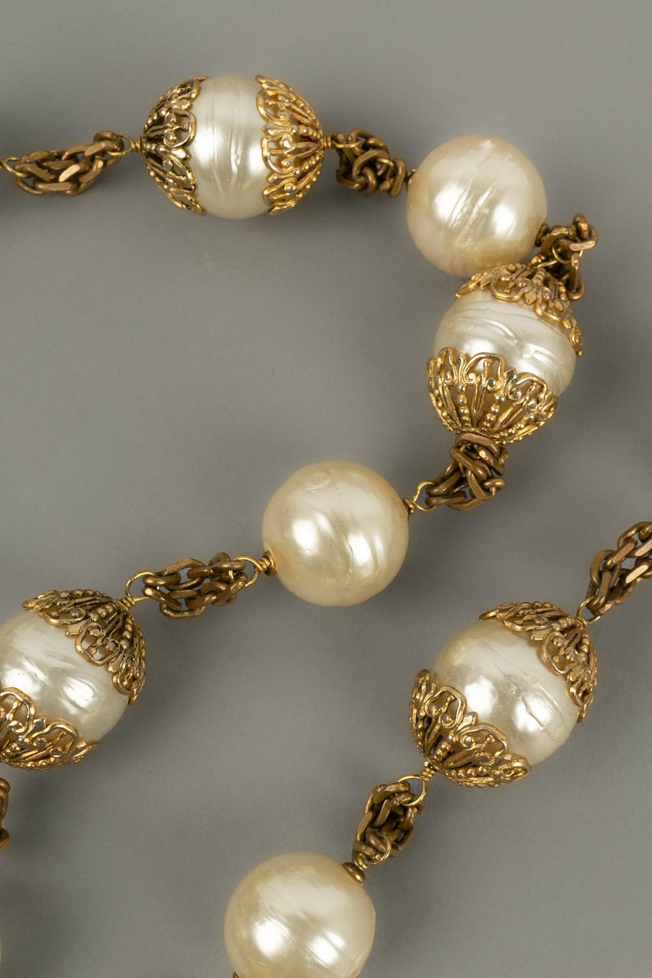 Chanel Gold Metall-Halskette mit Perlen Damen im Angebot