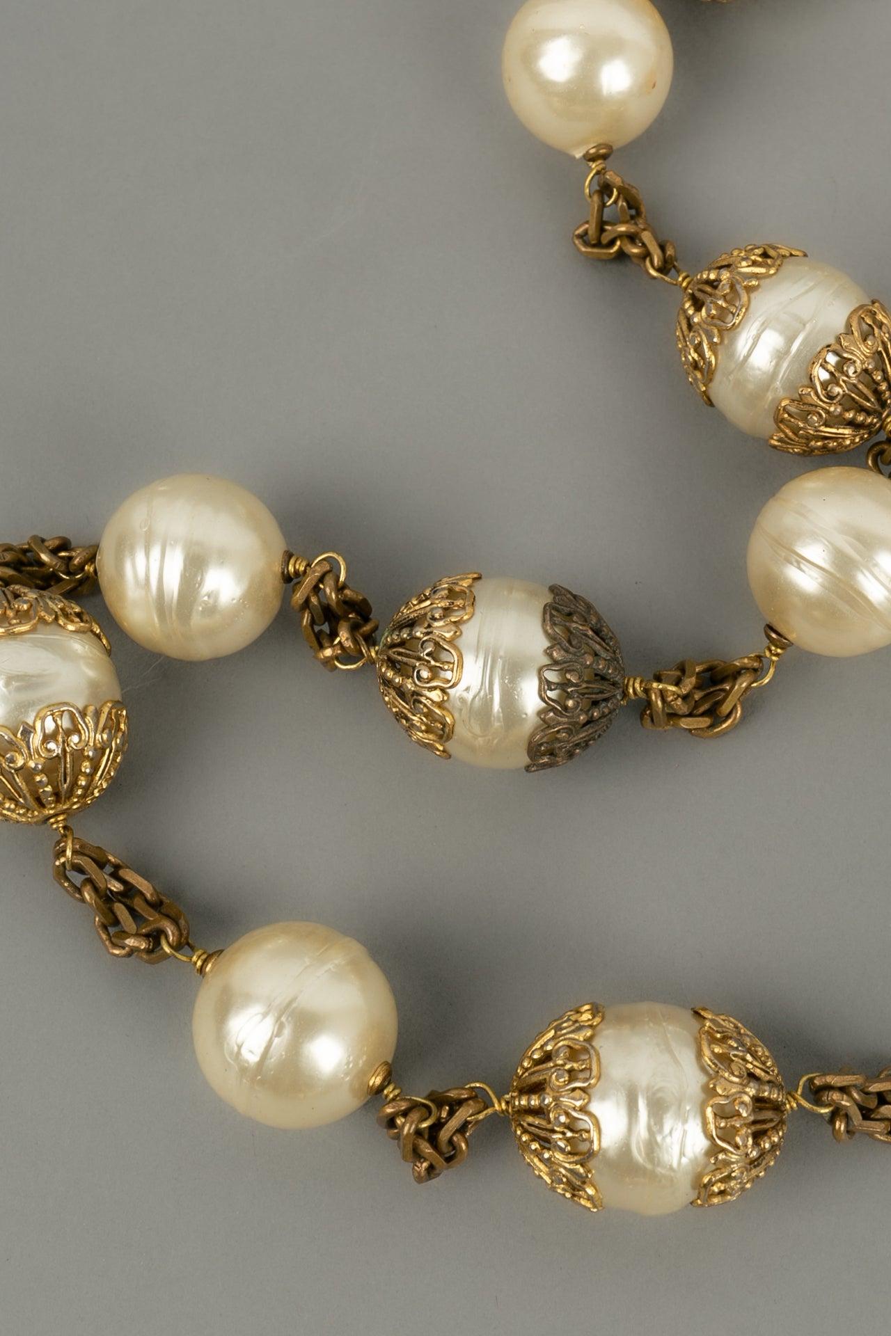 Chanel Gold Metal Necklace with Pearls For Sale 2