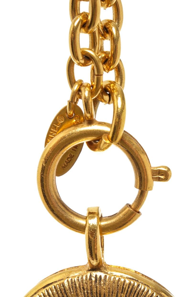 Chanel Gold Metal Vintage CC Round Pendant Necklace For Sale 2