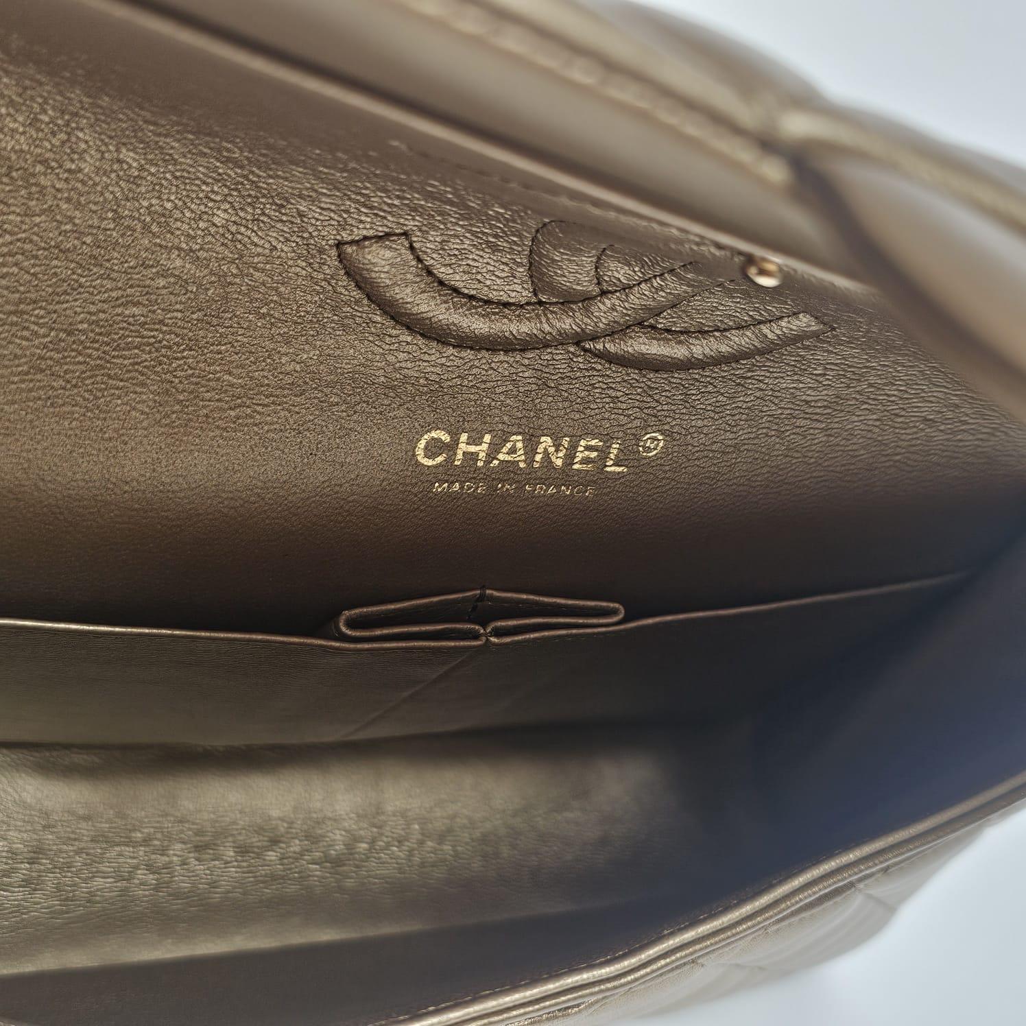 Chanel Gold Metallic Lambskin Quilted Medium Double Flap Bag im Angebot 1