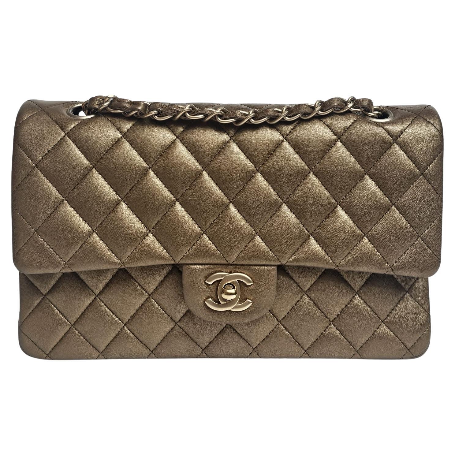 Chanel Gold Metallic Lambskin Quilted Medium Double Flap Bag im Angebot