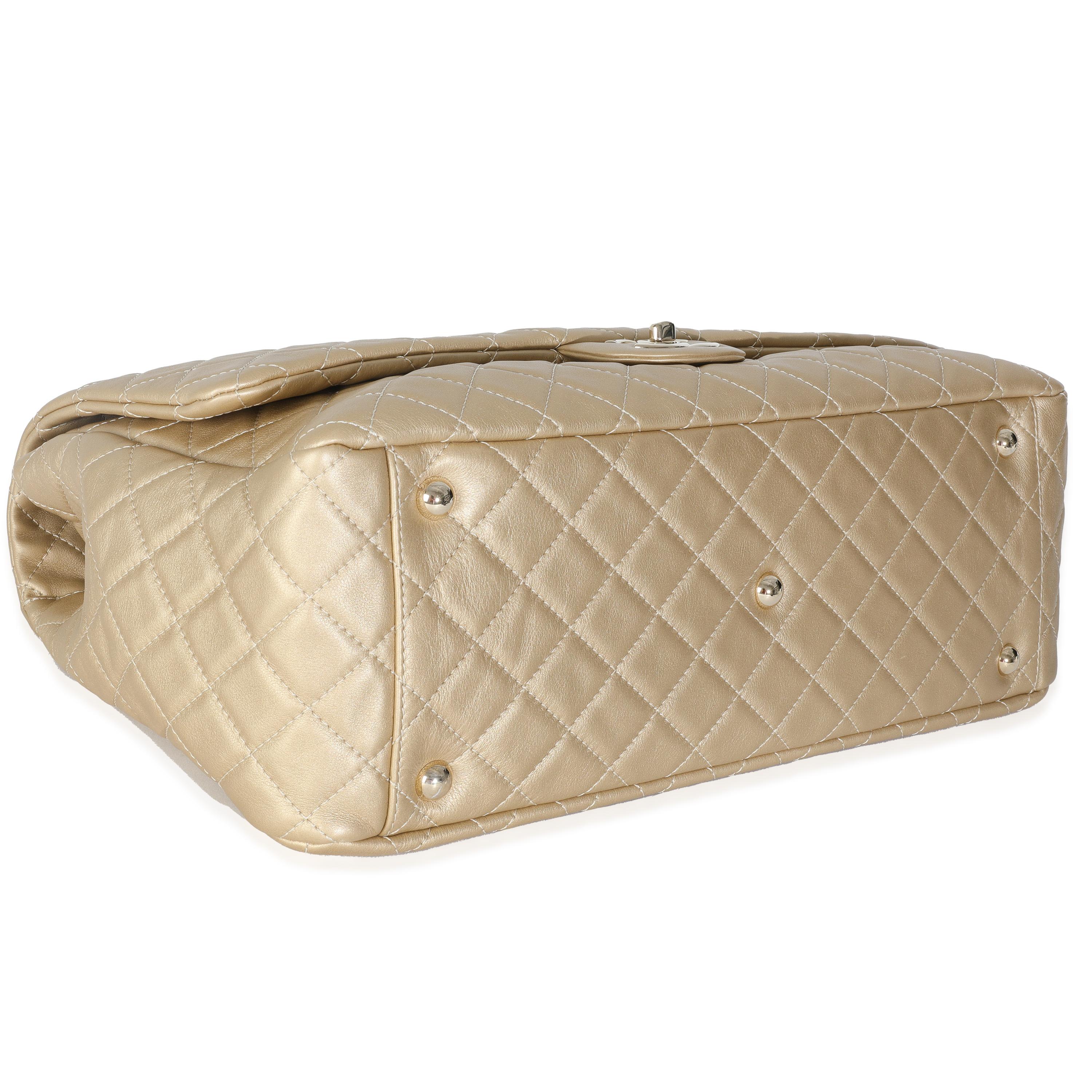 Chanel Gold Metallic Calfskin Airlines Quilted XXL Travel Flap Bag en vente 2