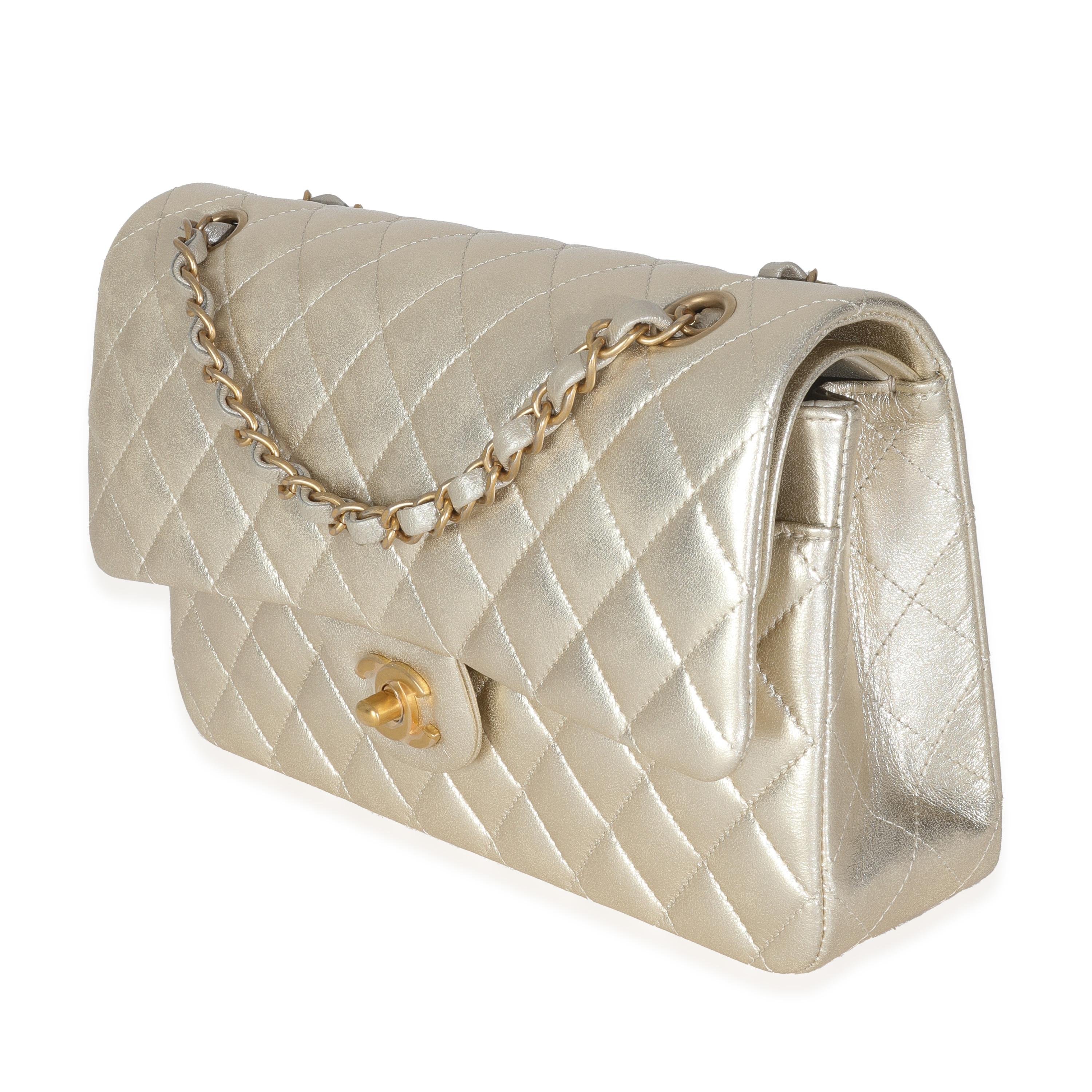 Chanel Gold Metallic Quilted Lambskin Medium Classic Double Flap Bag Excellent état - En vente à New York, NY