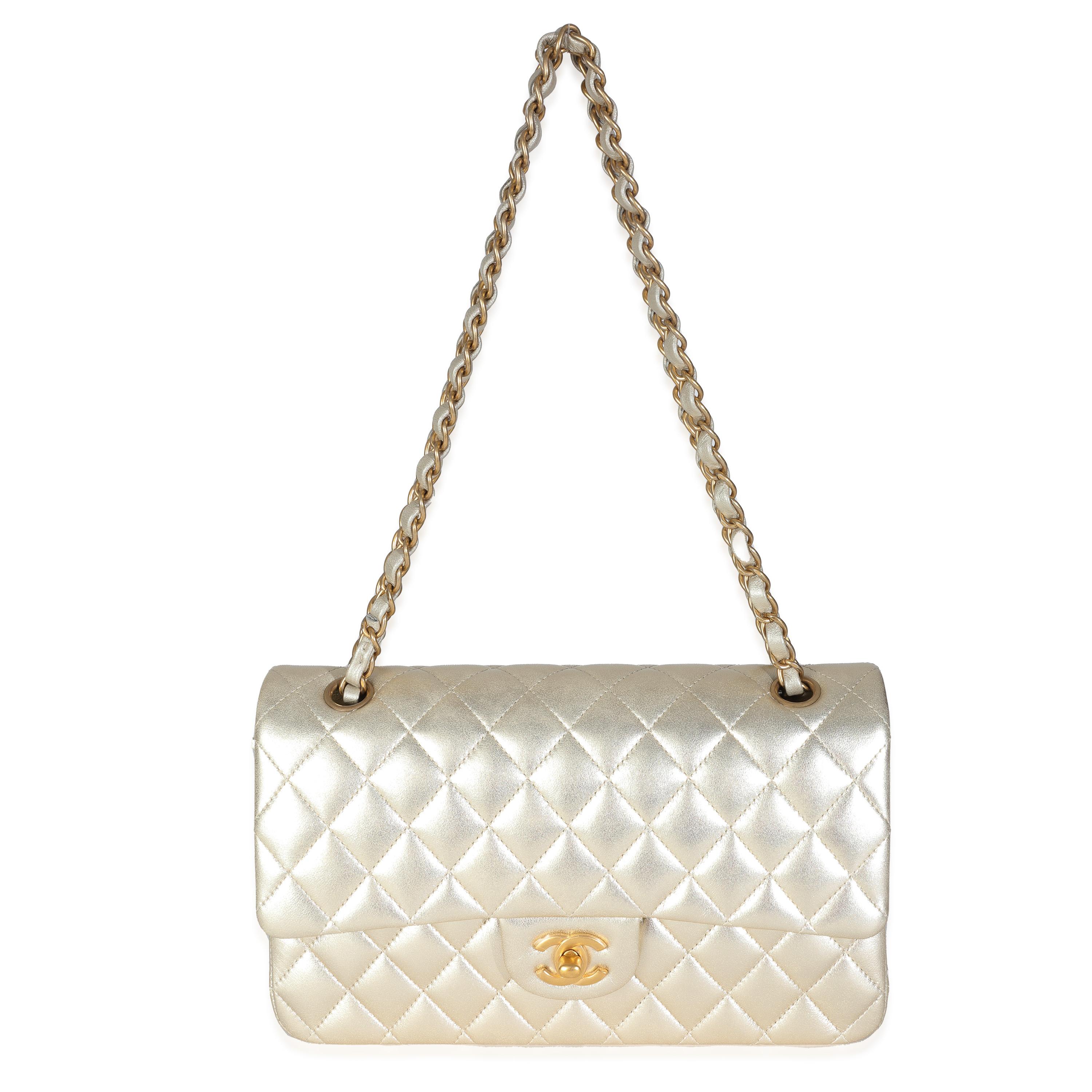 Chanel Gold Metallic Quilted Lambskin Medium Classic Double Flap Bag en vente 1