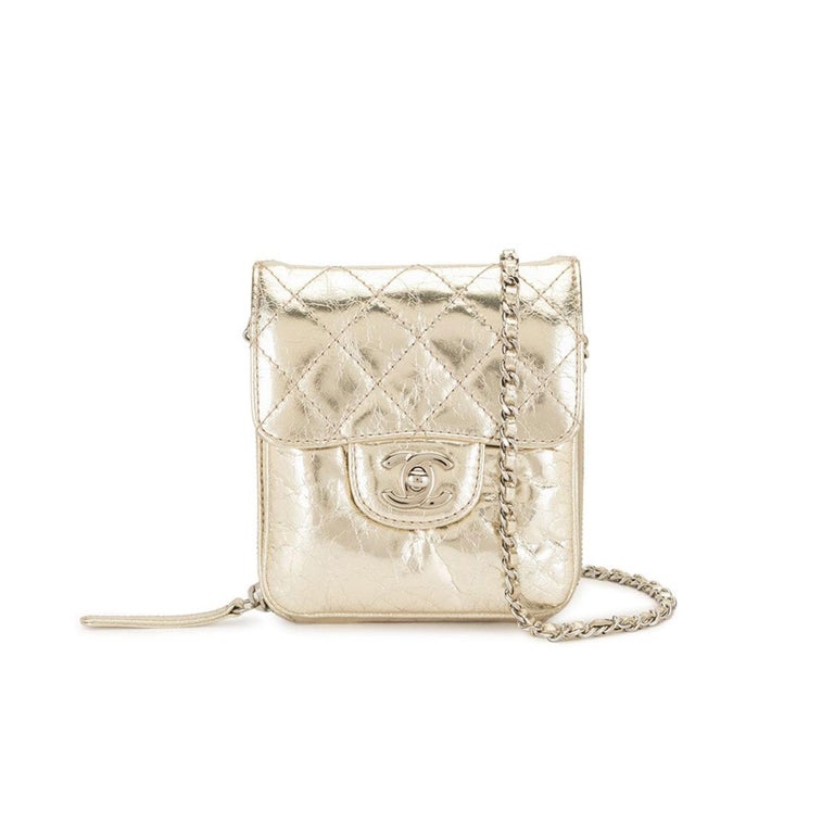 Chanel Collectors Clear and Gold Quilted PVC XXL CC Tote Bag For Sale at  1stDibs