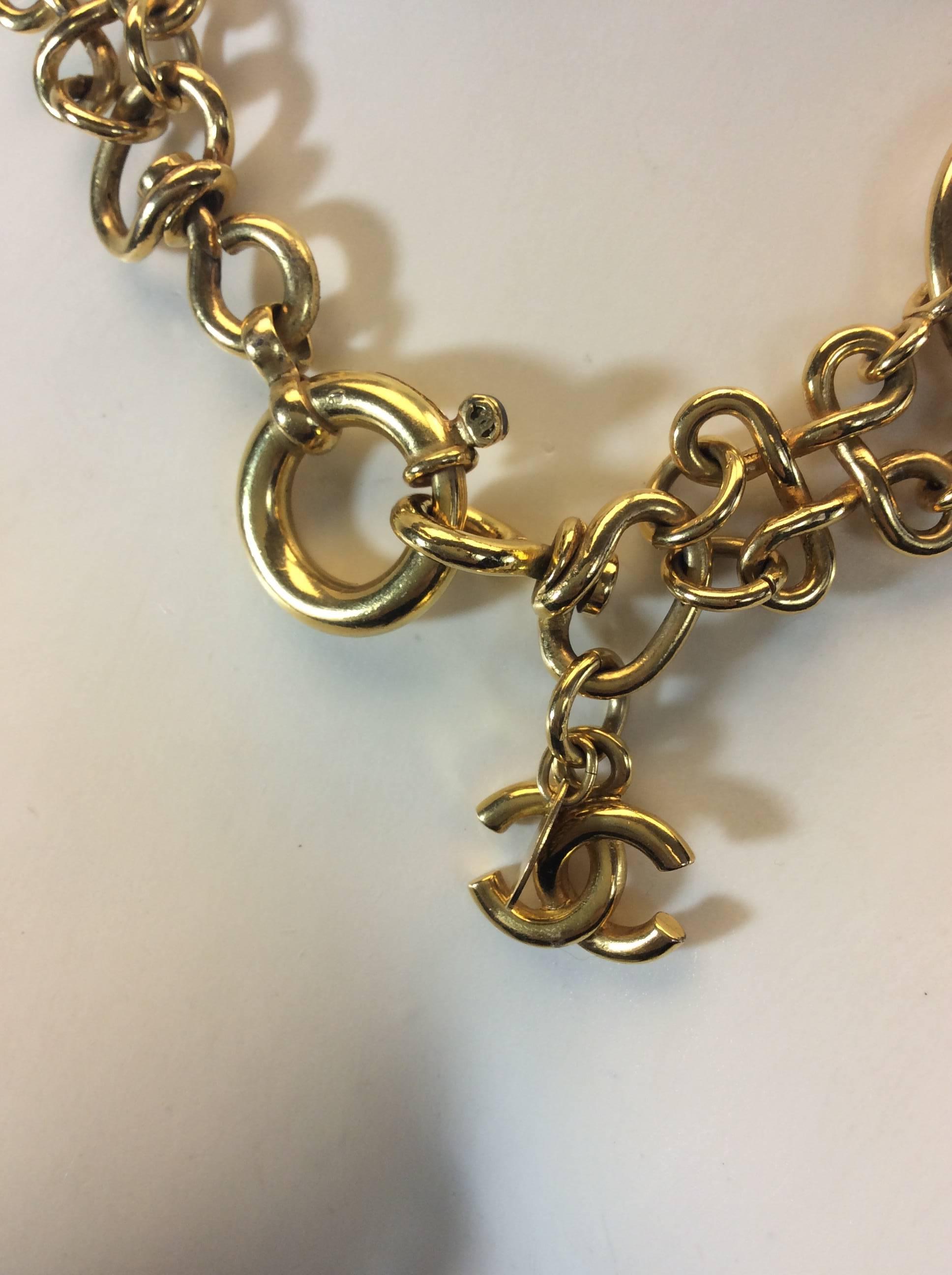 Women's Chanel Gold Necklace For Sale