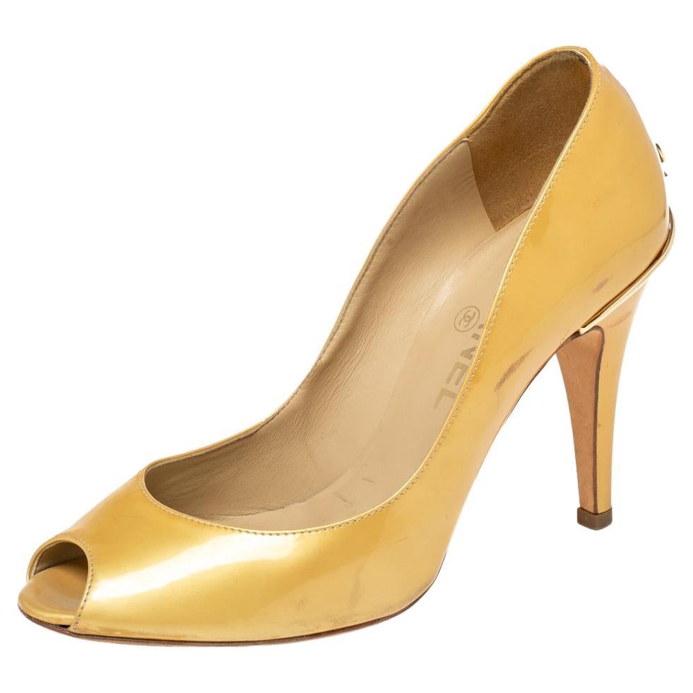 Chanel Gold Patent Leather CC Peep Toe Pumps Size 36.5 For Sale