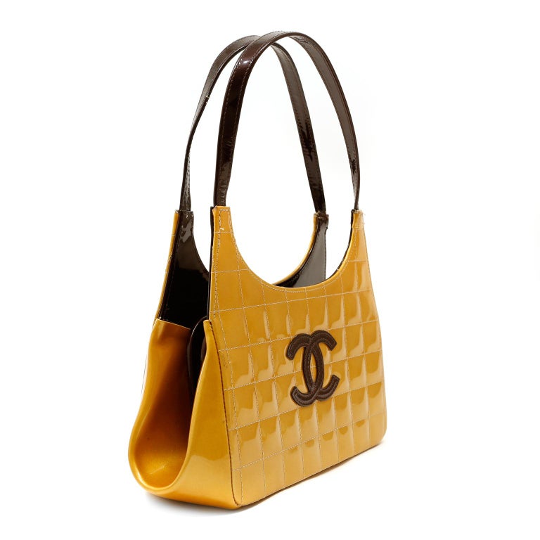 Chanel Gold Patent Leather Chocolate Bar Quilted Kiss Lock Shoulder Bag
