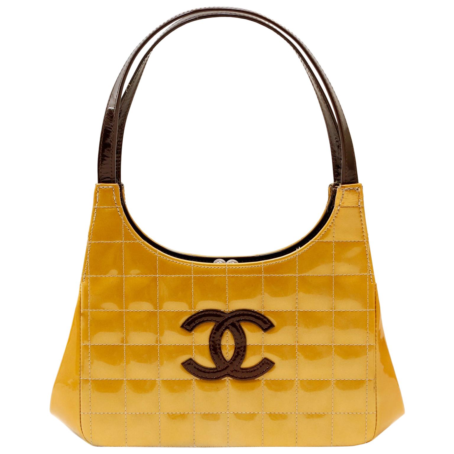 Chanel Gold Patent Leather Chocolate Bar Quilted Kiss Lock Shoulder Bag at  1stDibs