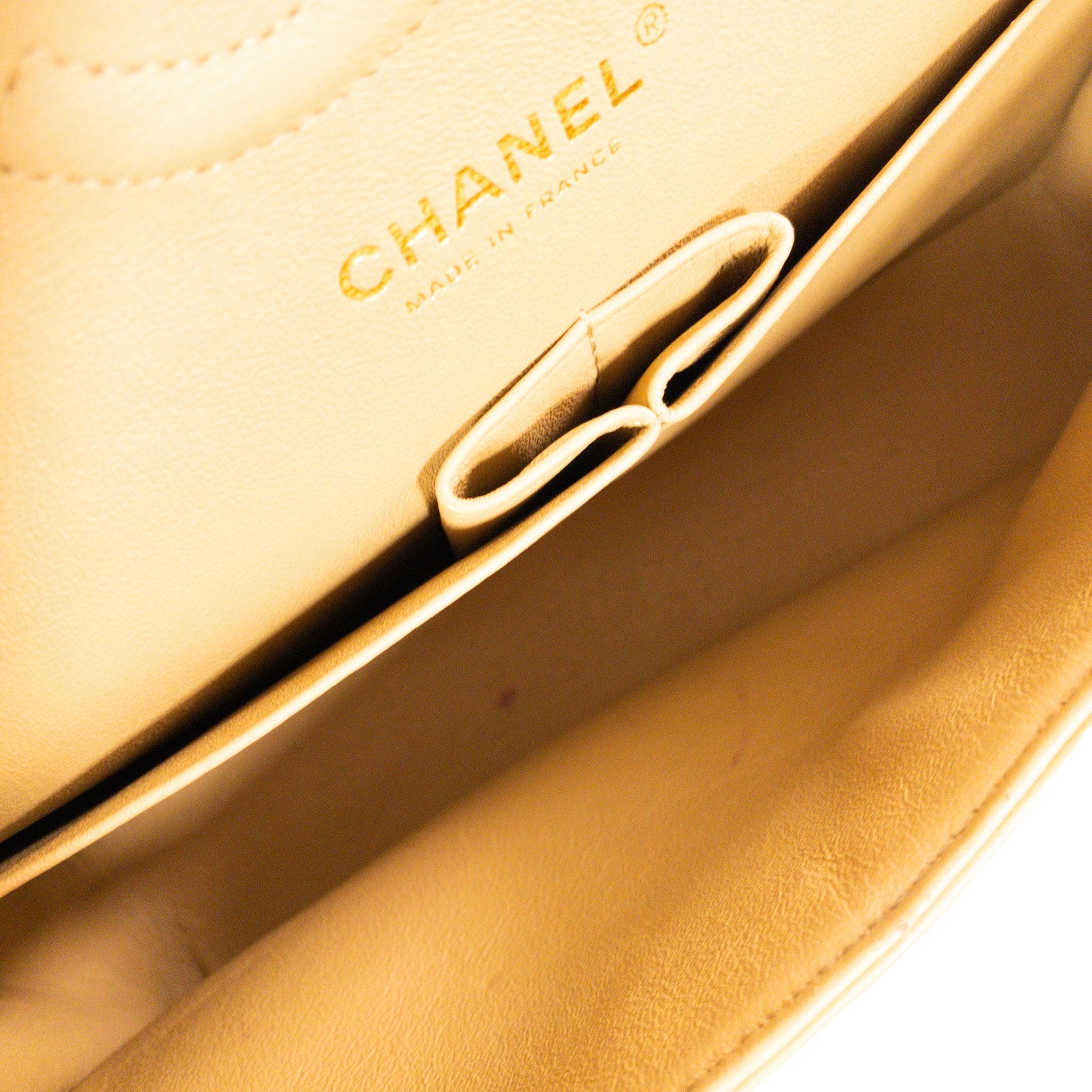 Chanel Gold Patent Medium Klappe Gold Hardware im Angebot 4