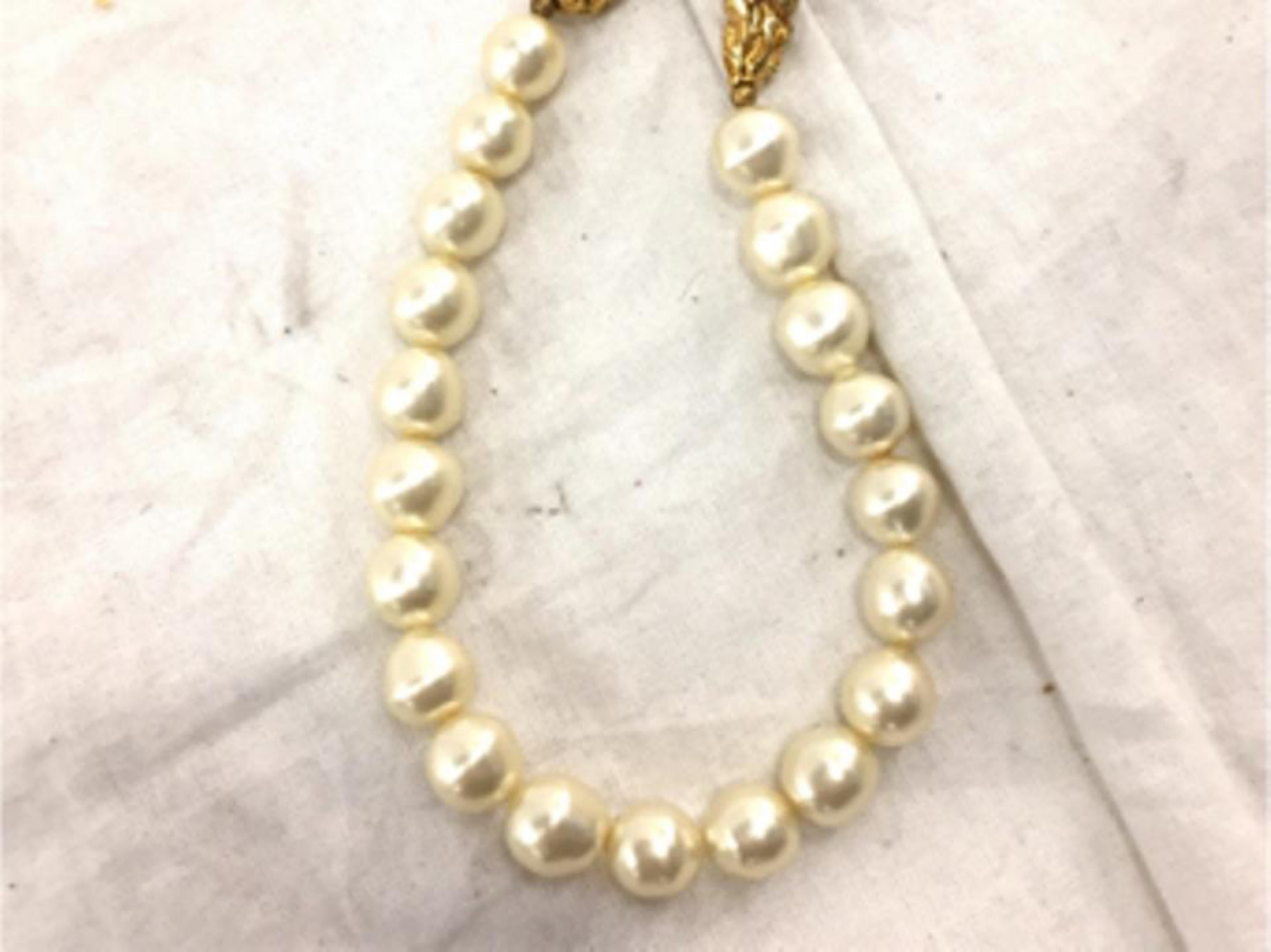 Women's Chanel Gold Pearl 213417 Necklace For Sale