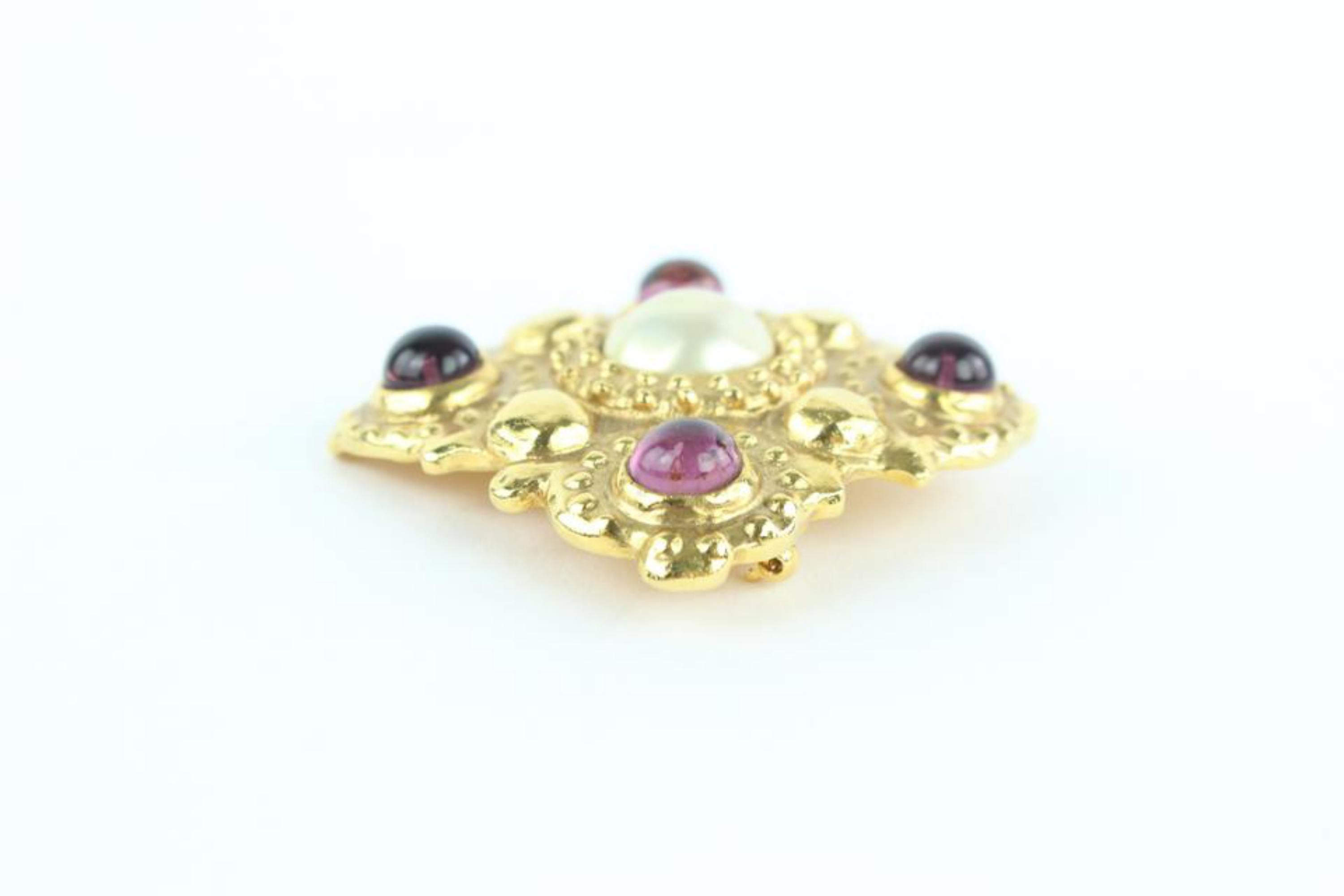 Chanel Gold Pearl Gripoix Stone 8cz1012 Brooch/Pin For Sale 7