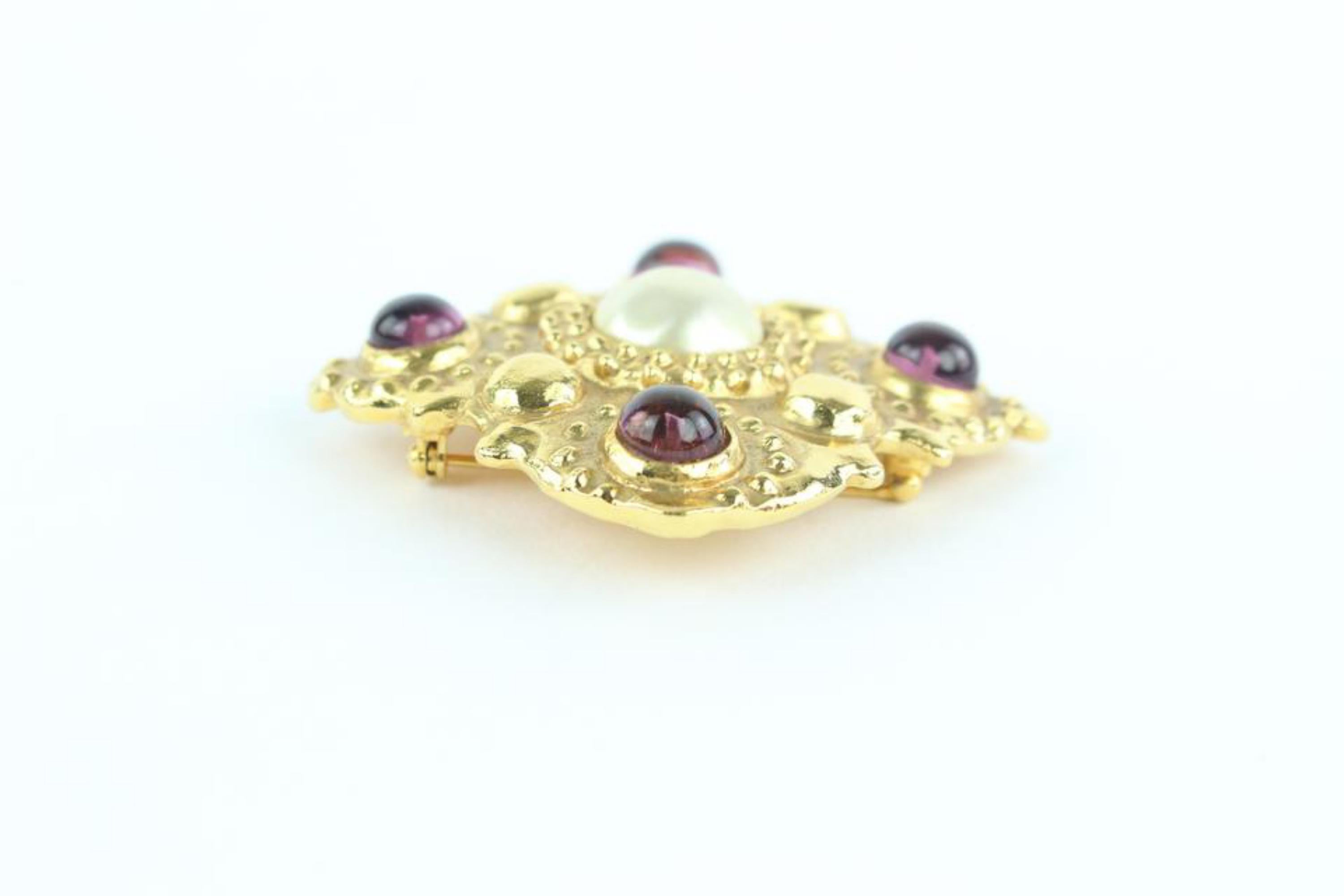 Chanel Gold Pearl Gripoix Stone 8cz1012 Brooch/Pin For Sale 8