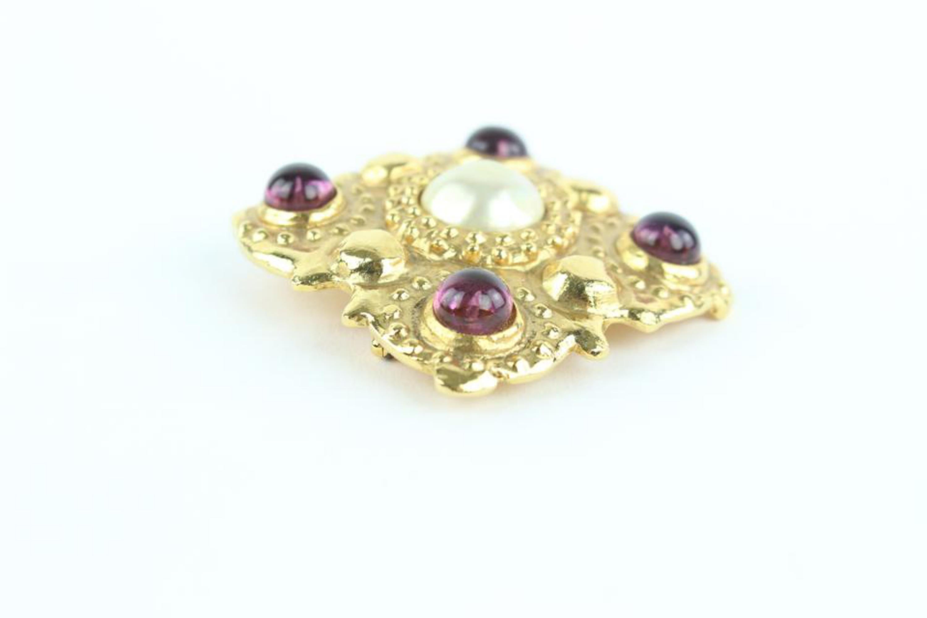 Chanel Gold Pearl Gripoix Stone 8cz1012 Brooch/Pin For Sale 1