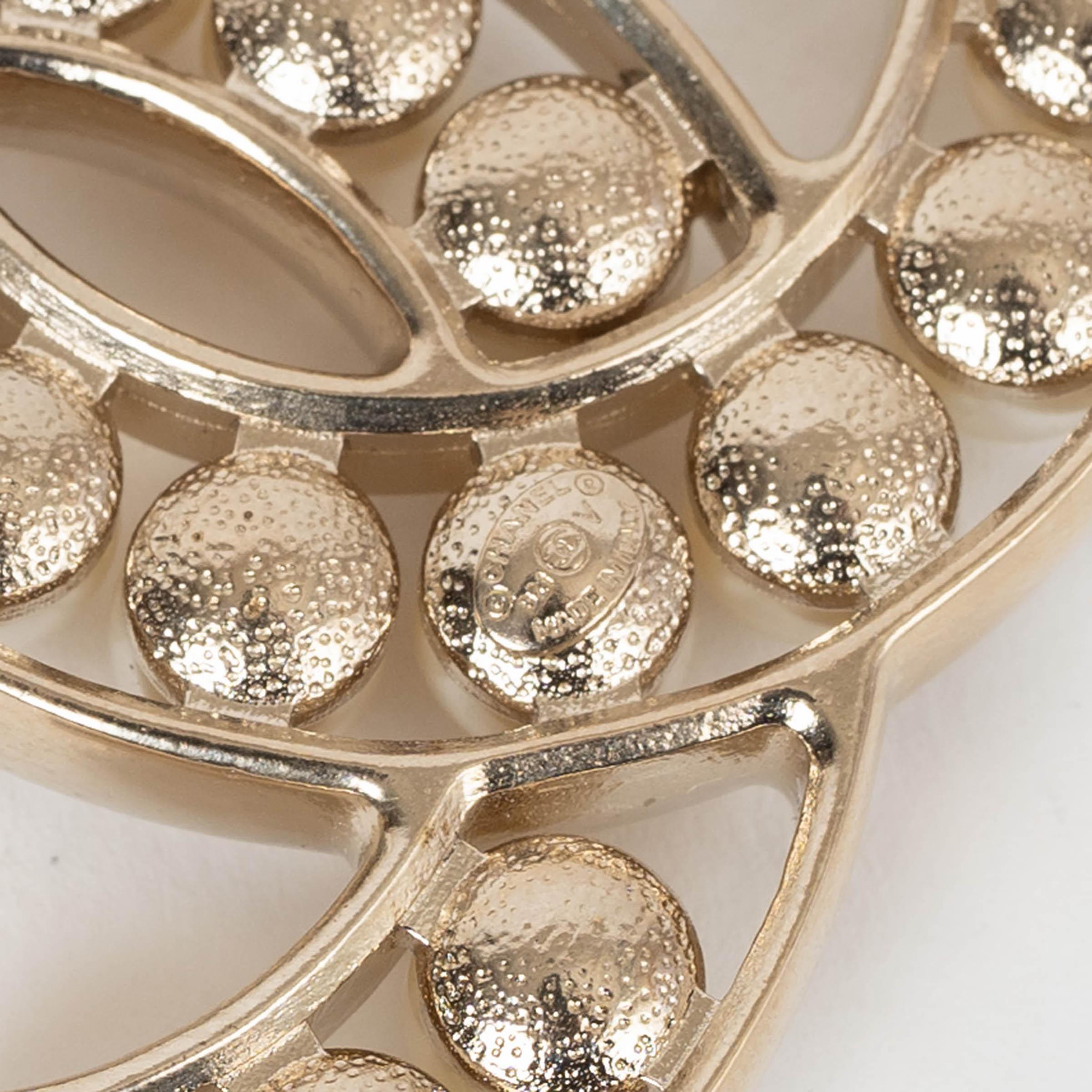 CHANEL Broche CC REV PEARL or et blanc poire Pour femmes 