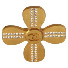 Broche Chanel « Croix CC » plaquée or, 2002