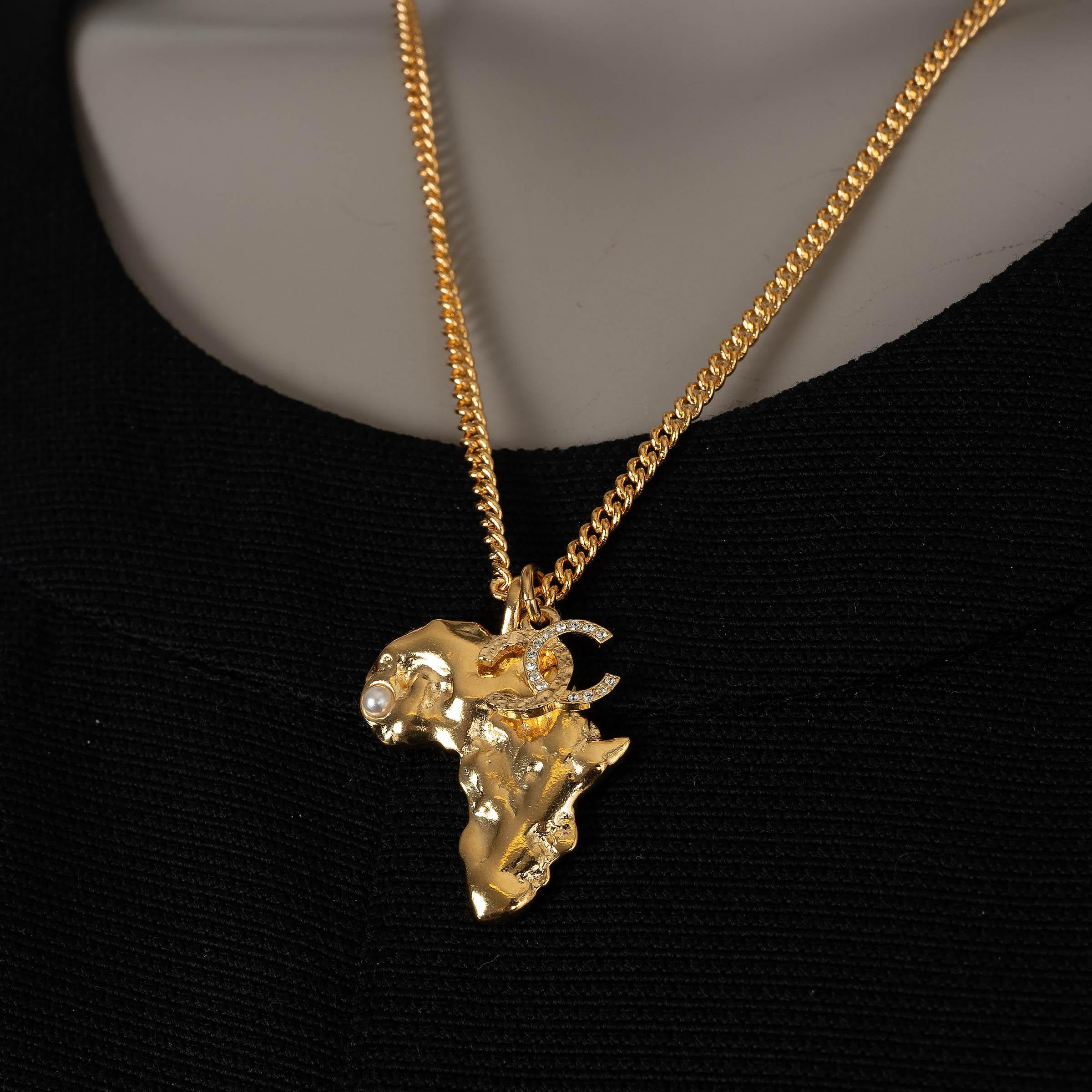 De las mujeres CHANEL Collar chapado en oro 23A DAKAR AFRICA PENDANT en venta