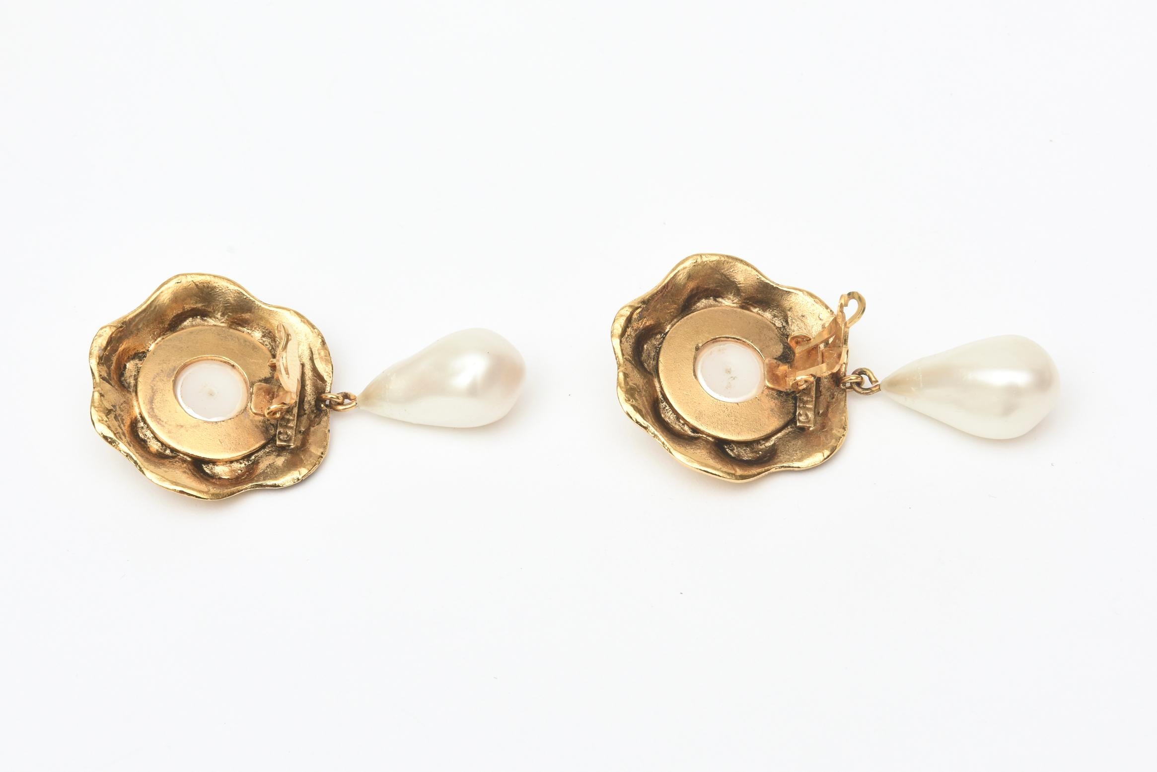 chanel pearl flower earrings