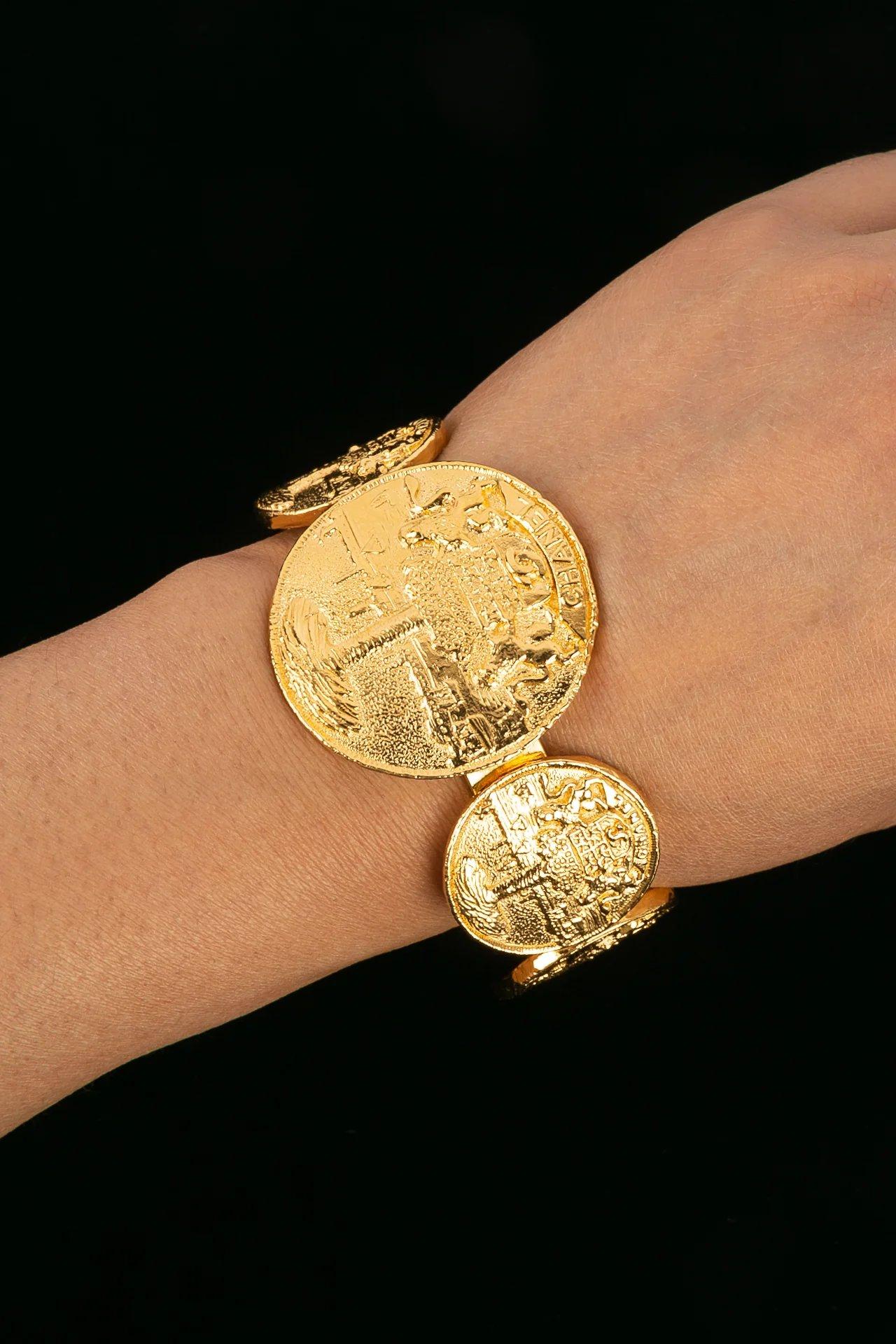 Vergoldetes Chanel-Armband im Angebot 3