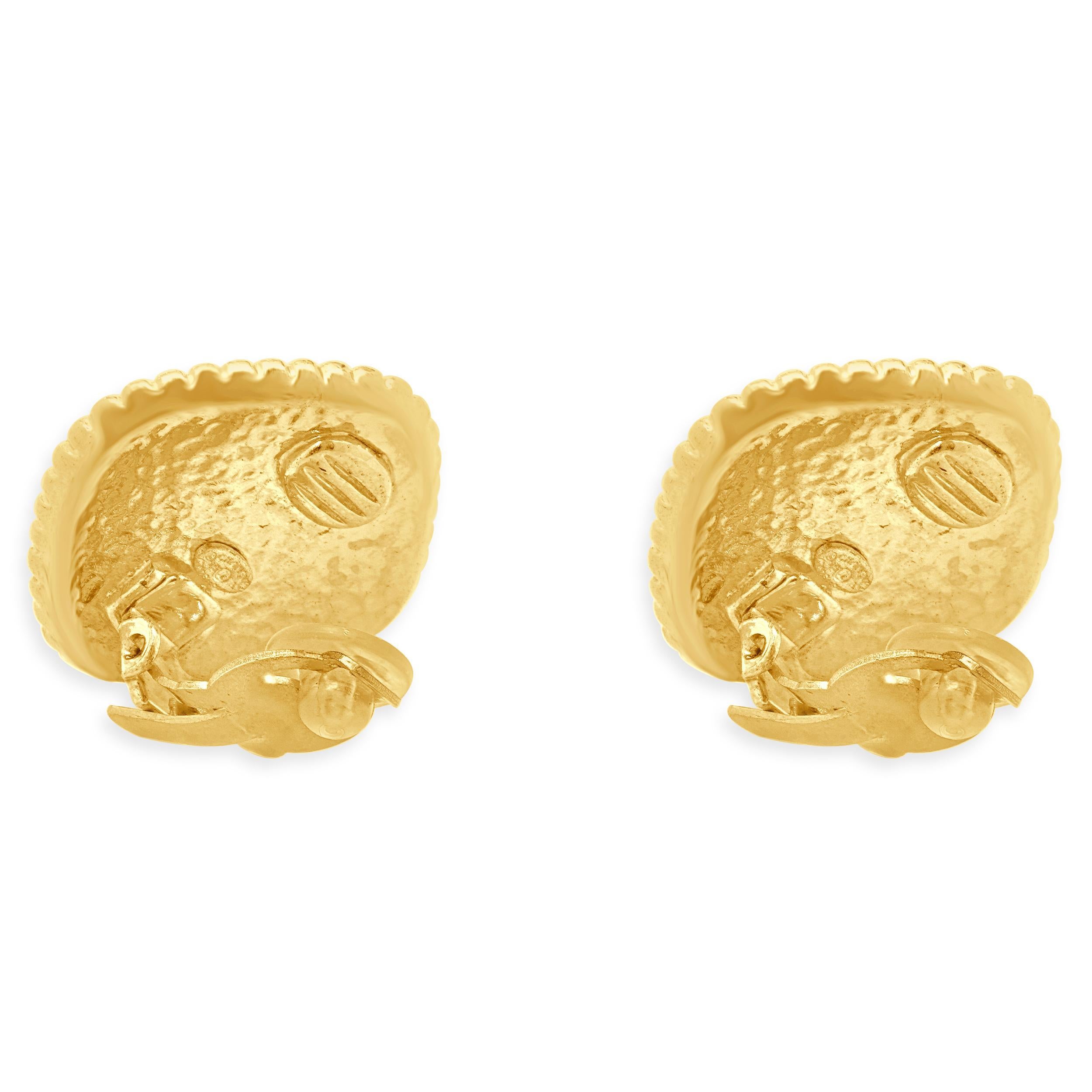 Chanel Gold Plated CC Clip On Earrings In Excellent Condition For Sale In Scottsdale, AZ