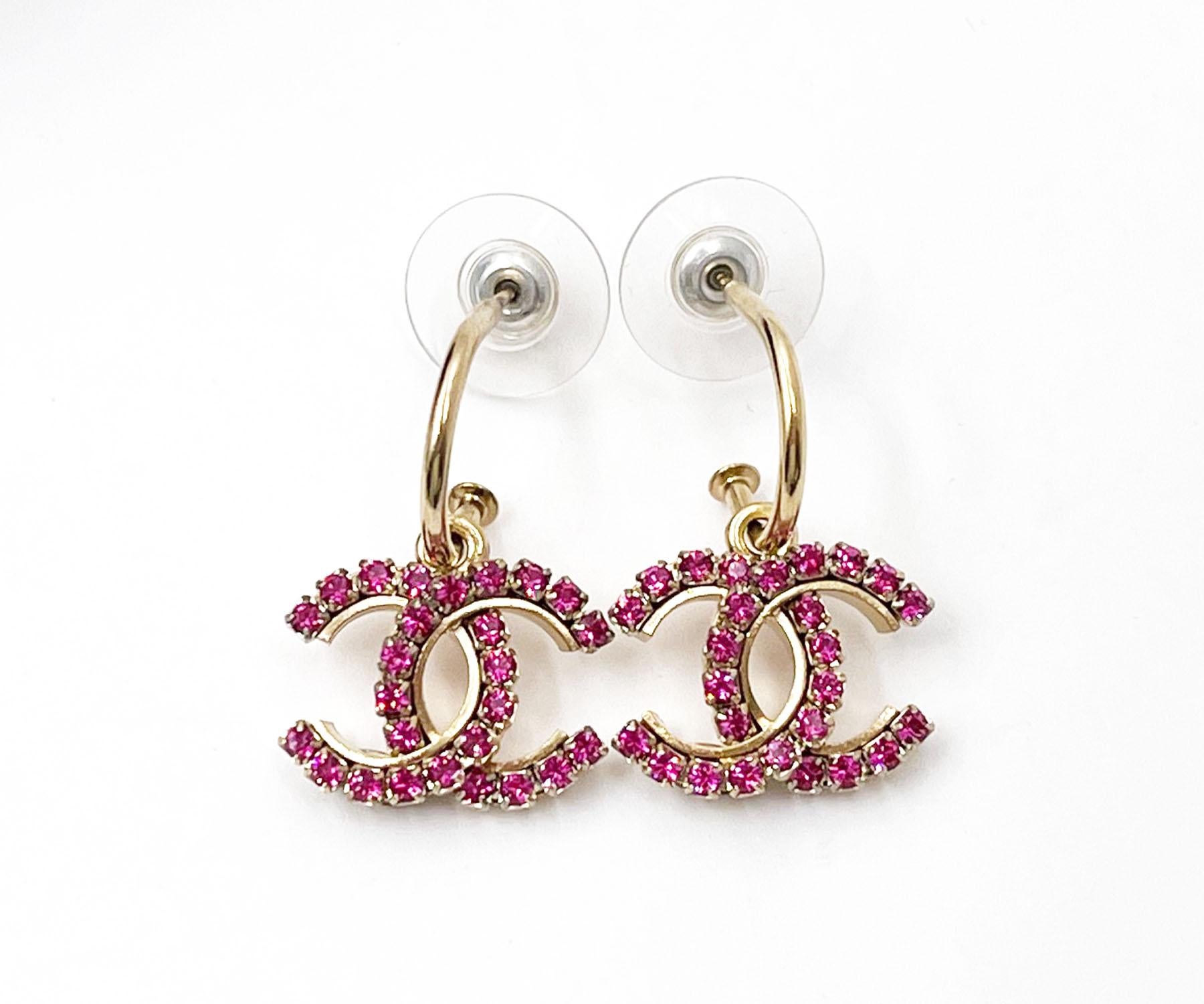 Chanel Gold Plated  CC Fuchsia Crystal Hoop Piercing Earrings

* Marked 12
* Made in France
* Comes with the original box

-It is approximately 1.1