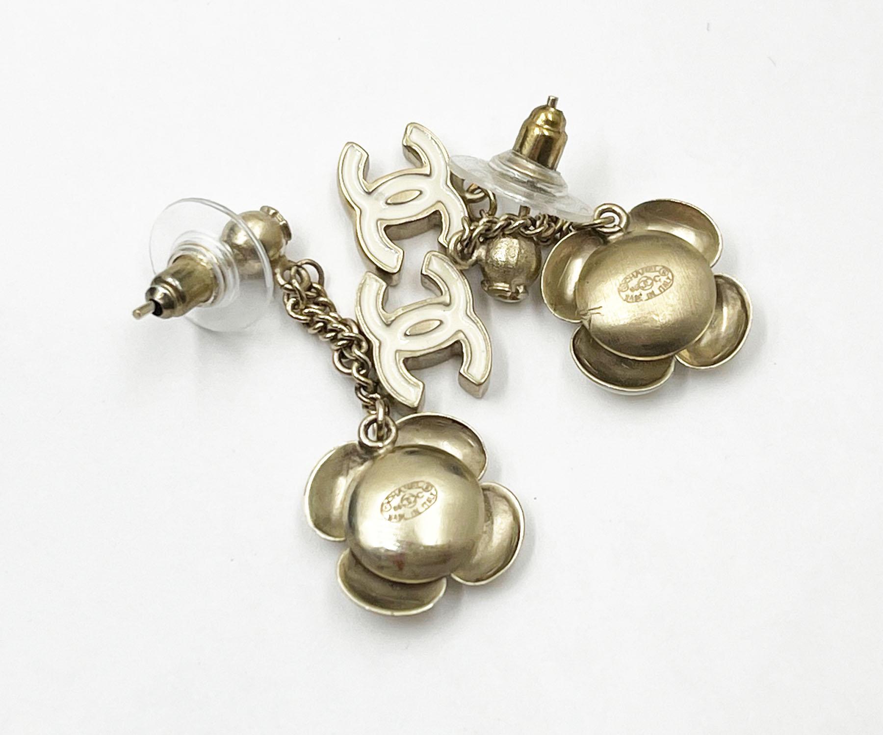 Chanel Gold Plated CC Ivory Camellia Flower Dangle Piercing Earrings  In Excellent Condition For Sale In Pasadena, CA