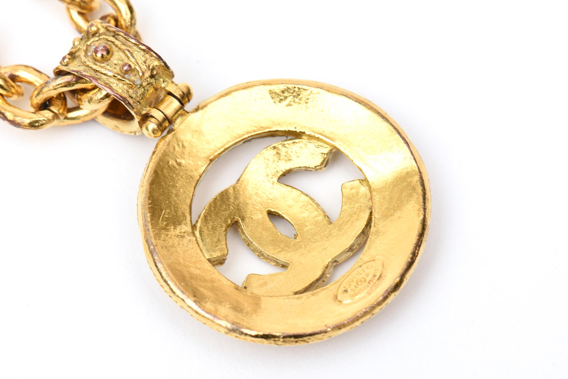Vintage Chanel Gold Plated CC Logo Medallion Chain Necklace  For Sale 1