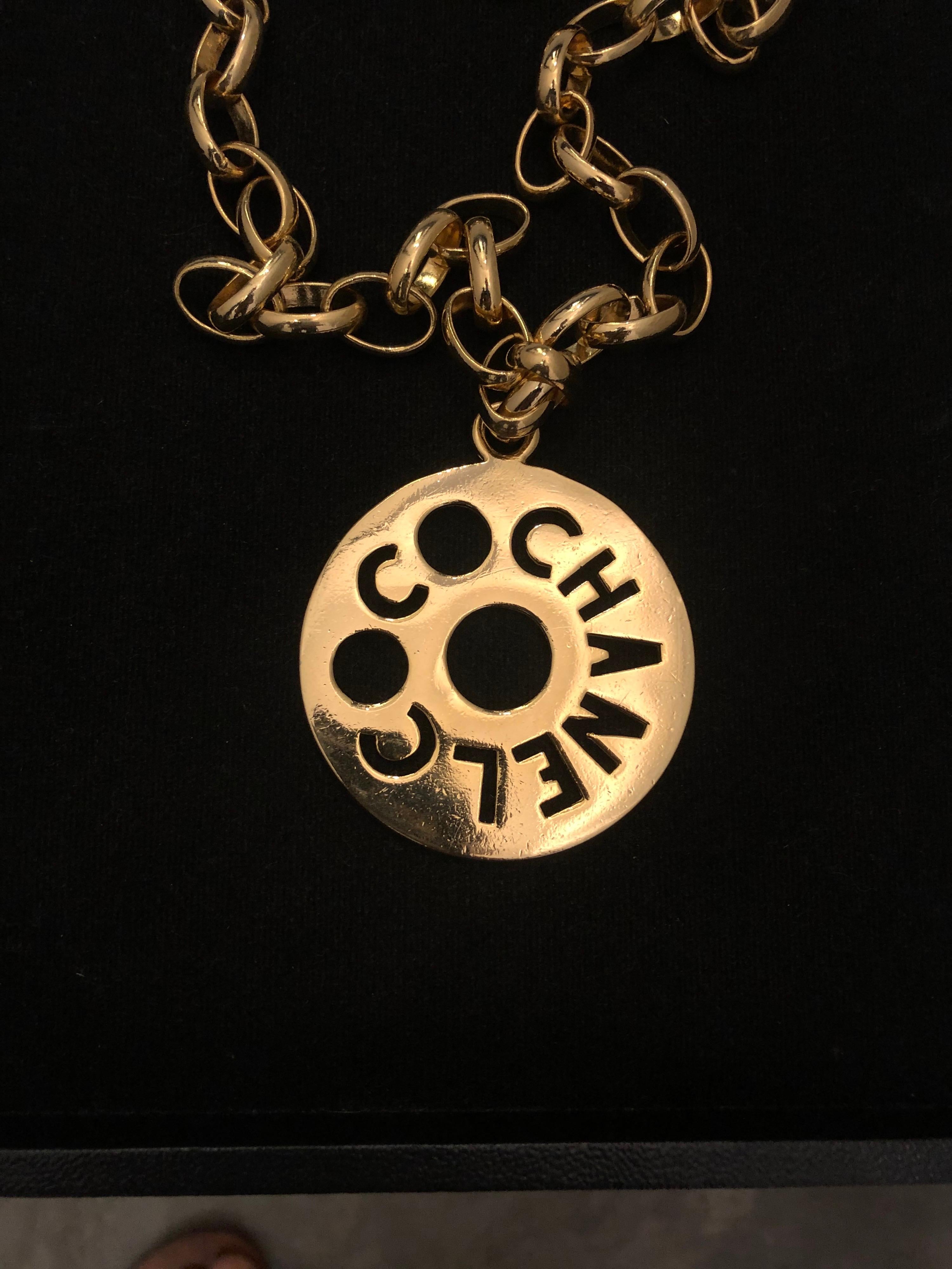 1980s Vintage CHANEL Gold Plated CoCo Chanel Charm Chain Necklace In Good Condition For Sale In Bangkok, TH