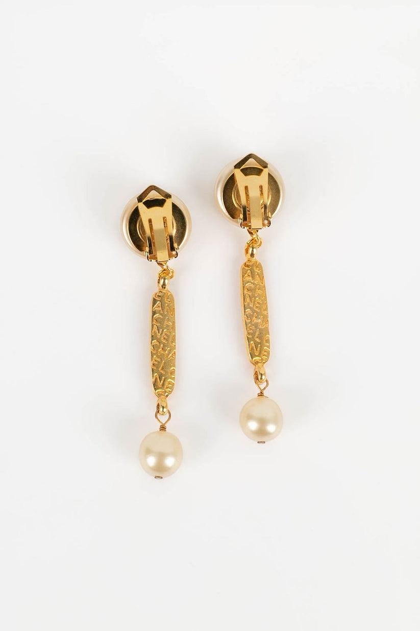 Women's Chanel Gold-Plated Metal and Pearl Clip Earrings For Sale