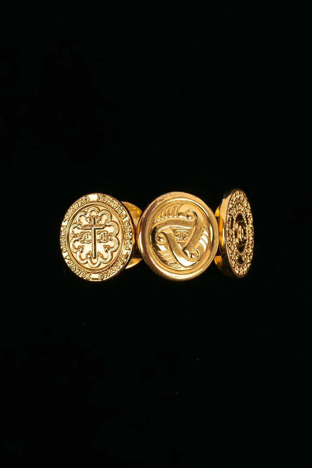 Chanel Gold-Plated Metal Bracelet In Excellent Condition In SAINT-OUEN-SUR-SEINE, FR