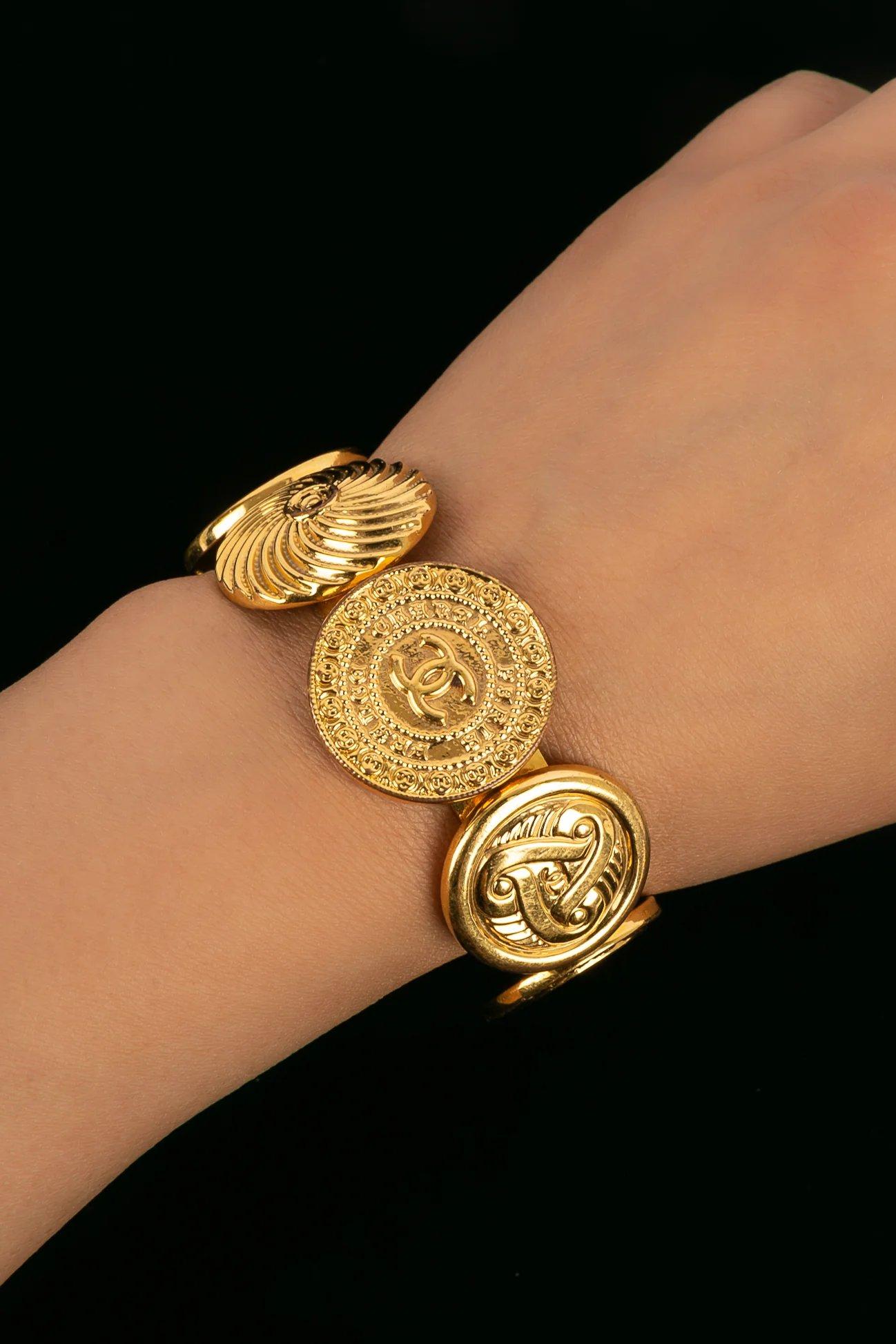 Chanel Gold-Plated Metal Bracelet 3