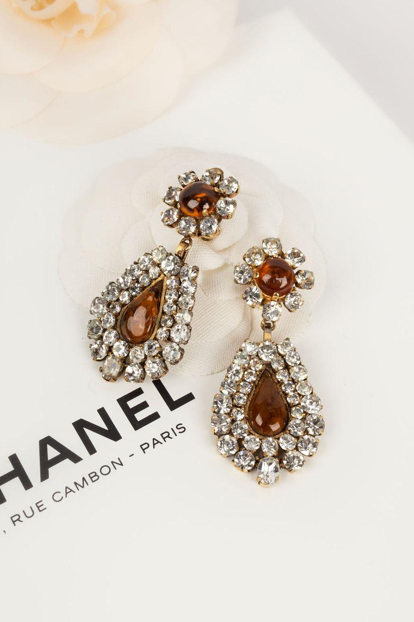 Chanel Vergoldete Metall-Clip-Ohrringe im Angebot 5