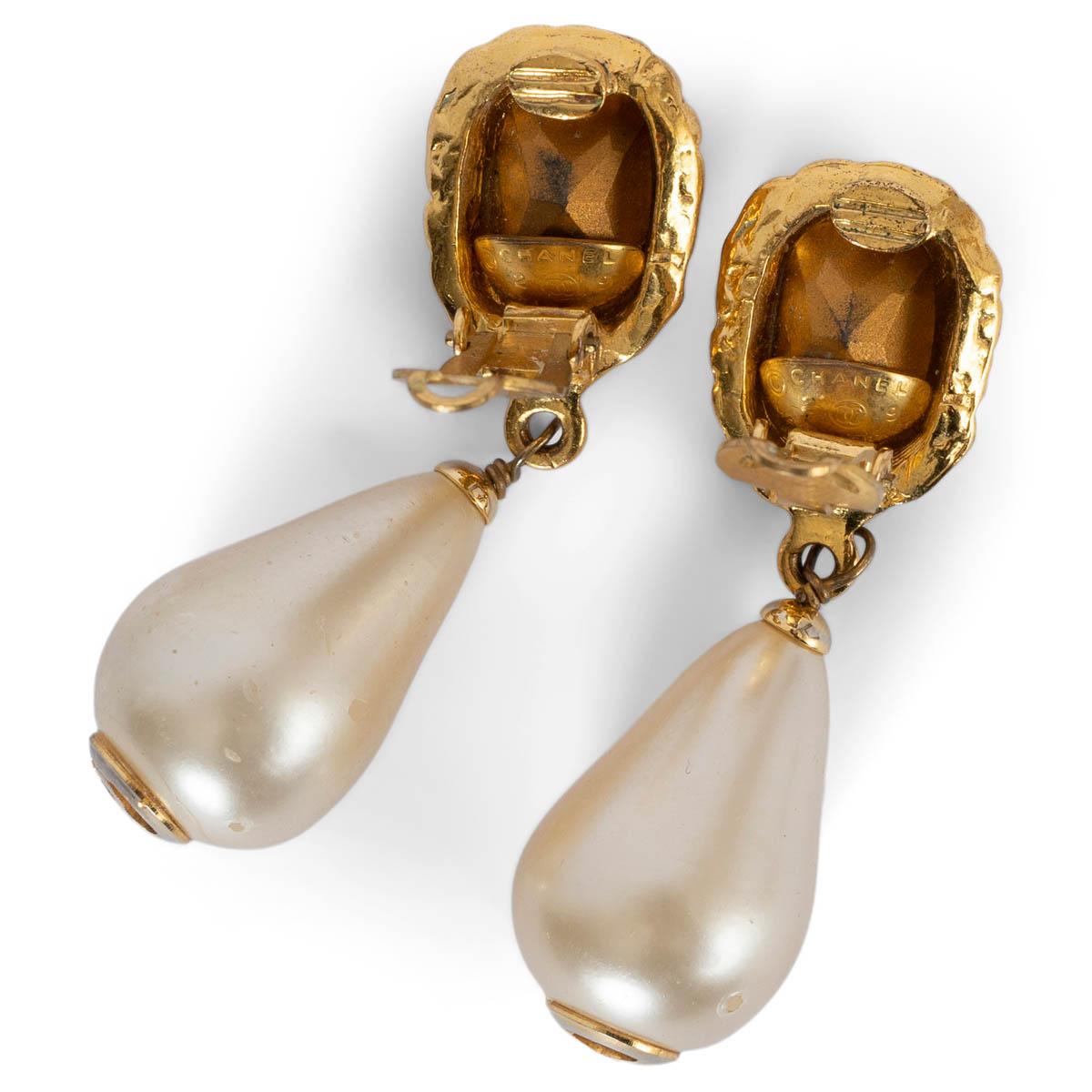CHANEL gold-plated PEARL & CRYSTAL DROP Clip Earrings Vintage For Sale 1