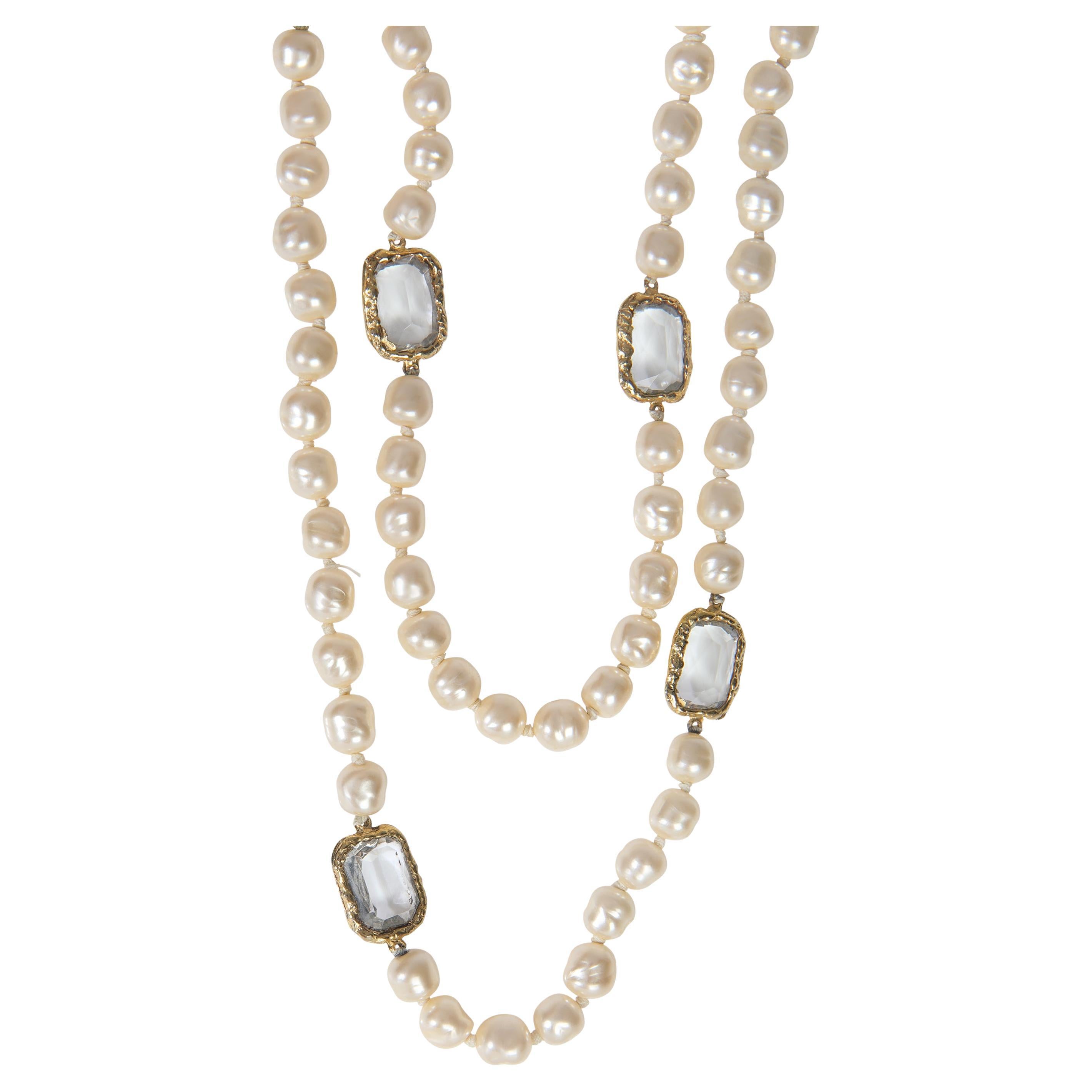 Chanel placcato oro  Vintage 1981 Collana barocca di perle finte e gripoix in vendita