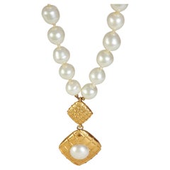 Chanel placcato oro  Collana di perle finte vintage