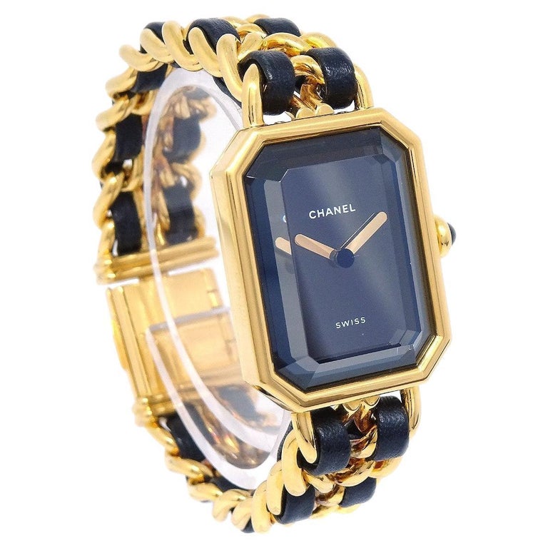 CHANEL Goldene Premiere Damen Quarz-Armbanduhr aus schwarzem Lammfell mit  Goldkette im Angebot bei 1stDibs