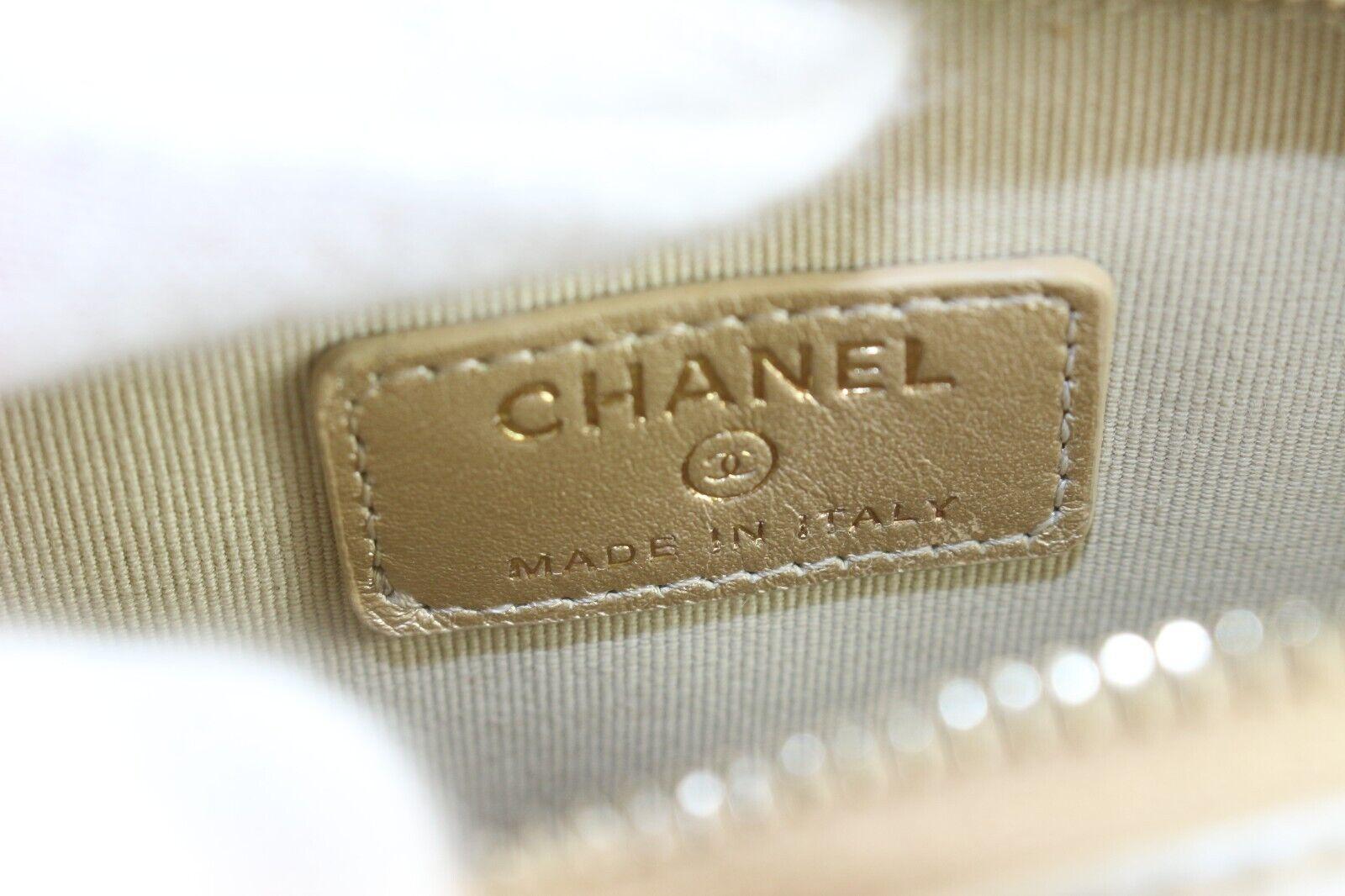 Chanel Gold Quilted Lambskin CC in Love Heart Belt Bag GHW 1CK717a In Excellent Condition In Dix hills, NY