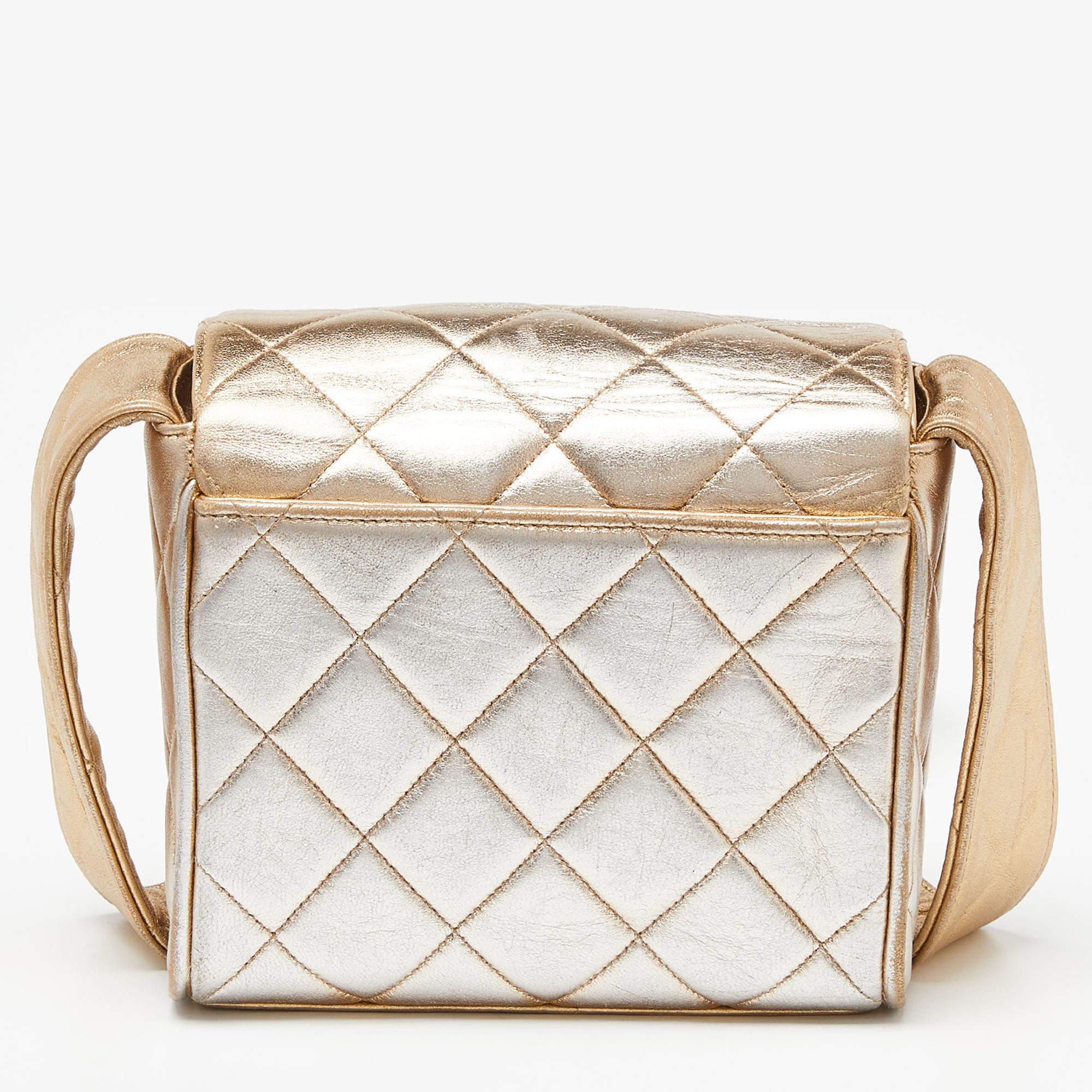 Chanel Gold Quilted Leather CC Flap Shoulder Bag For Sale 5