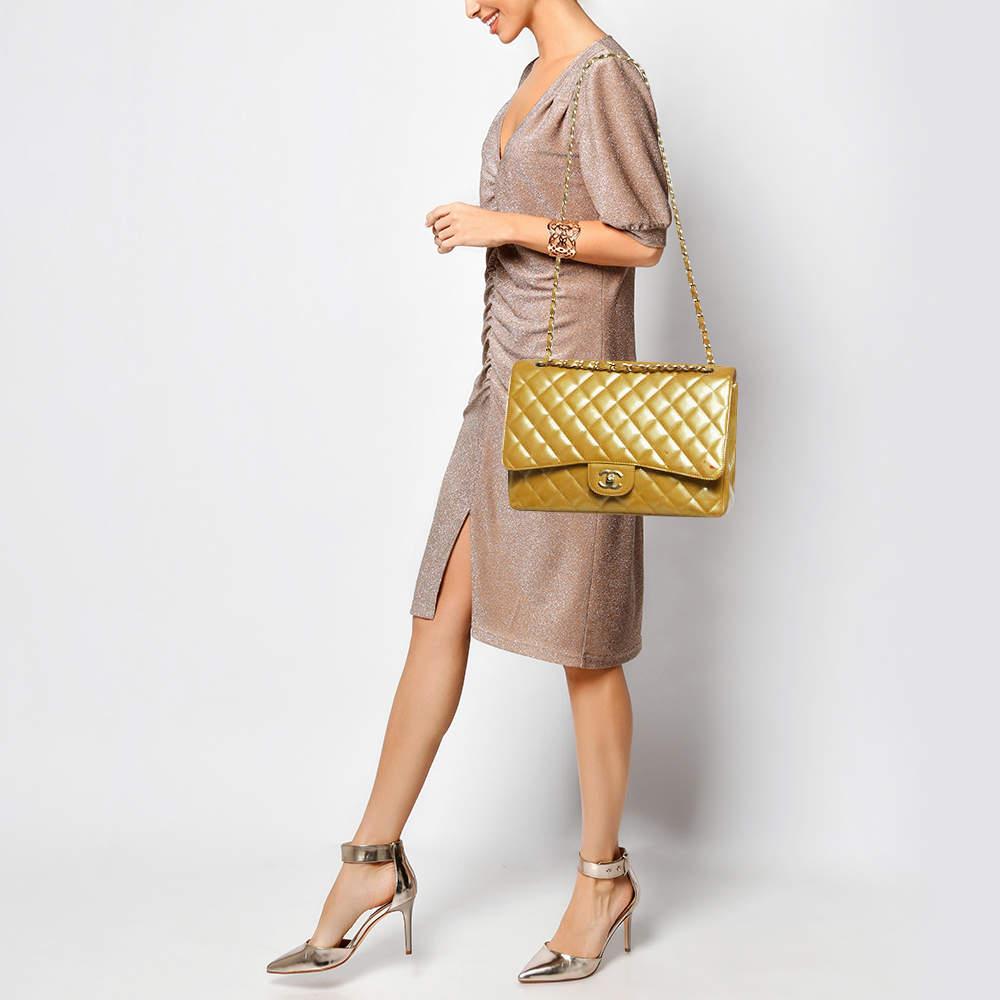 Designer bags are ideal companions for ample occasions Here we have a fashion meets functionality piece crafted with precision. It has been equipped with a well sized interior that can easily fit all your essentials.