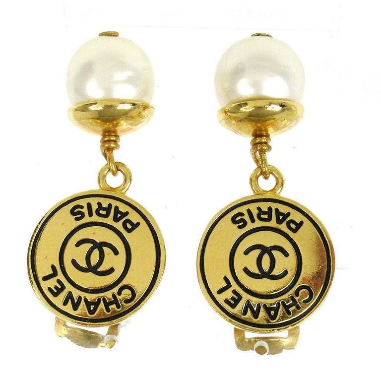 Chanel Gold Round Coin Logo Charm CC Pearl Dangle Drop Evening Earrings ...