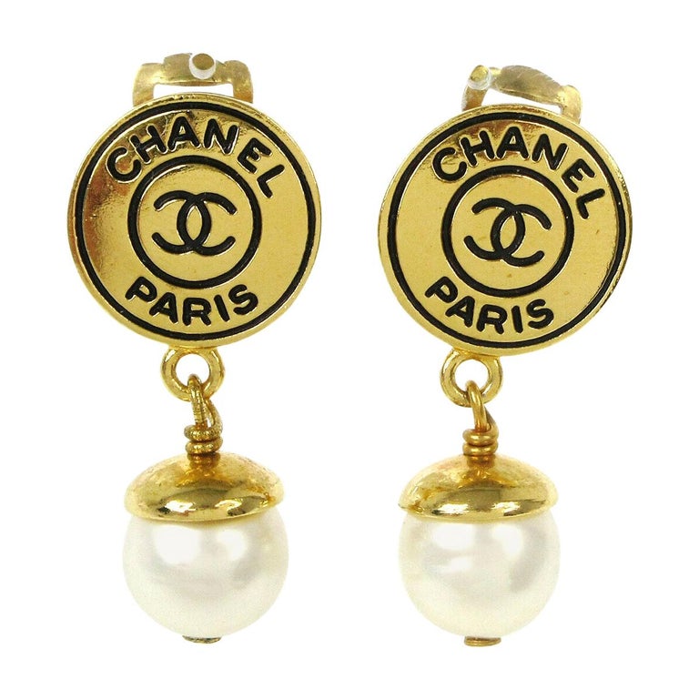 Chanel Gold Round Coin Logo Charm CC Pearl Dangle Drop Evening Earrings For  Sale at 1stDibs