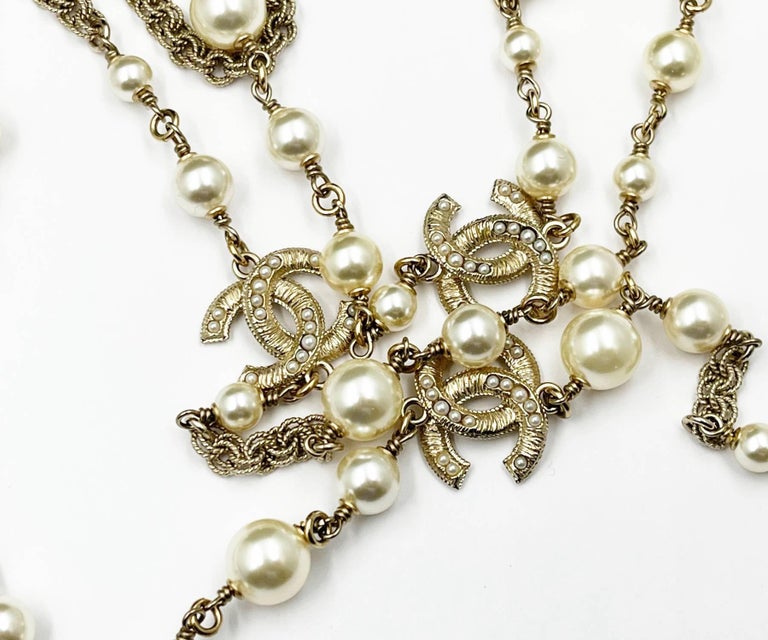 Chanel Gold Scratch Pearl CC Pearl Necklace For Sale at 1stDibs