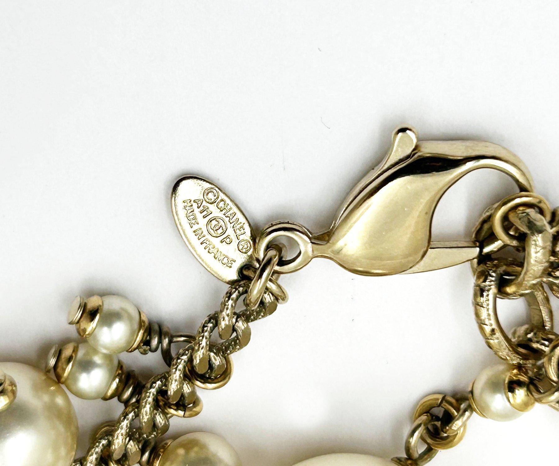 Chanel - Collier de perles à pampilles CC en or Excellent état - En vente à Pasadena, CA
